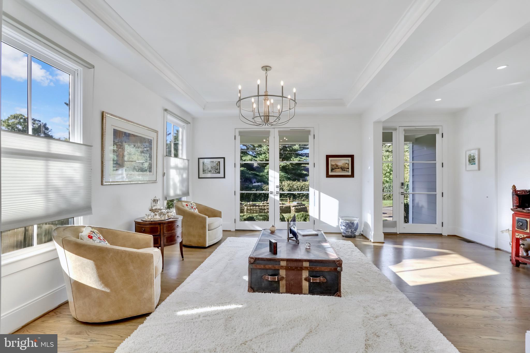 VIENNA WOODS - Residential