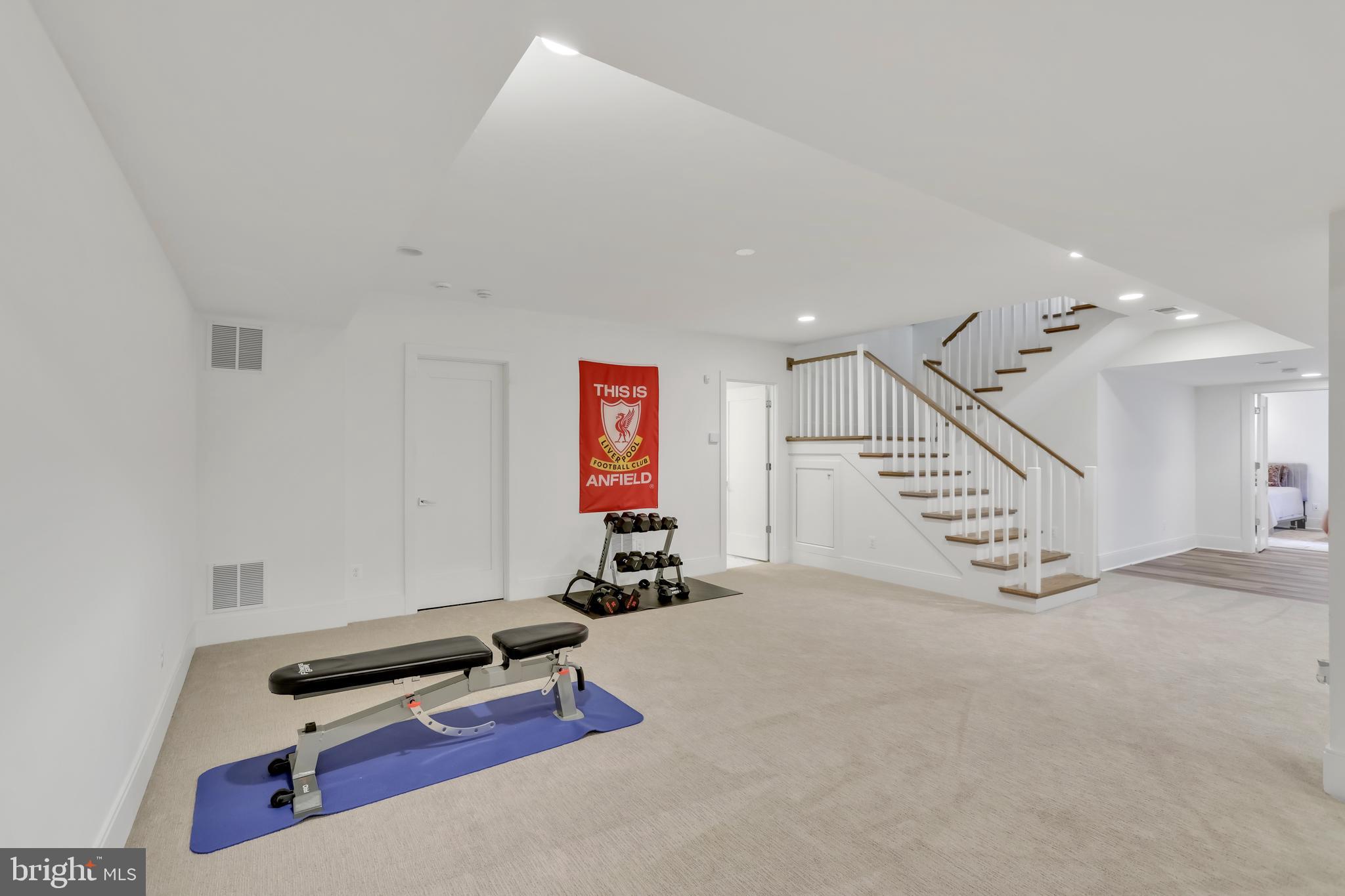 VIENNA WOODS - Residential