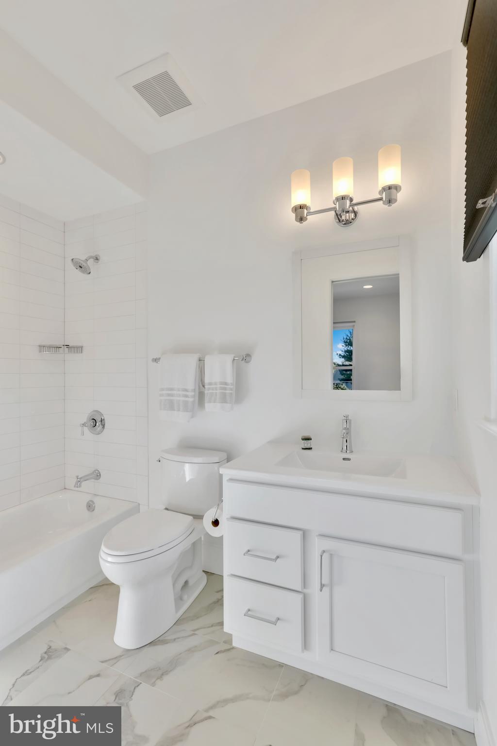 VIENNA WOODS - Residential