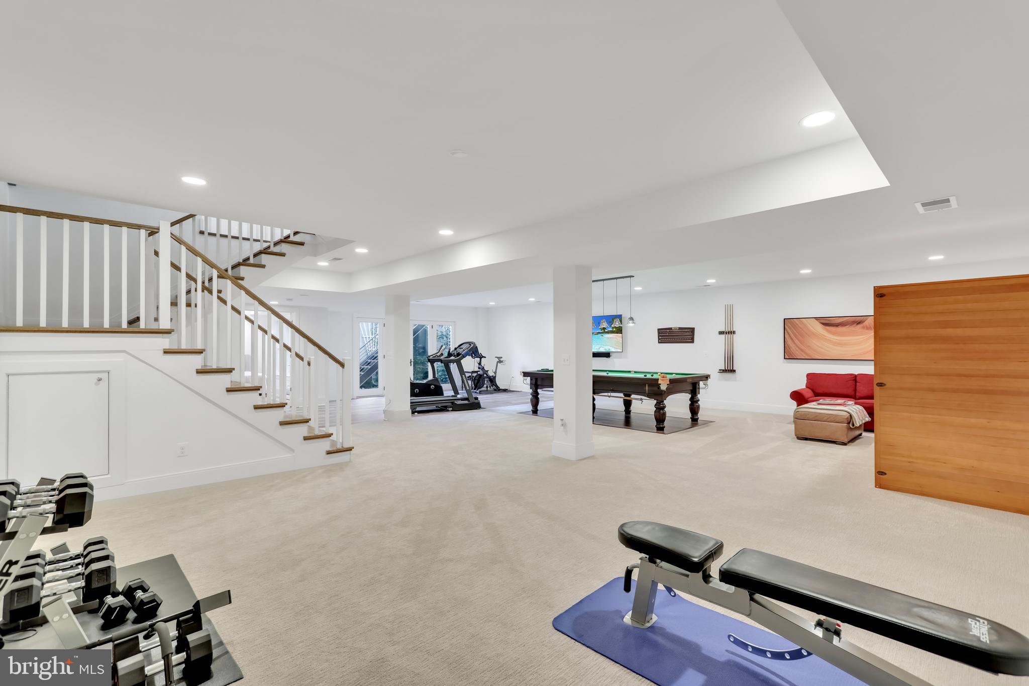 VIENNA WOODS - Residential