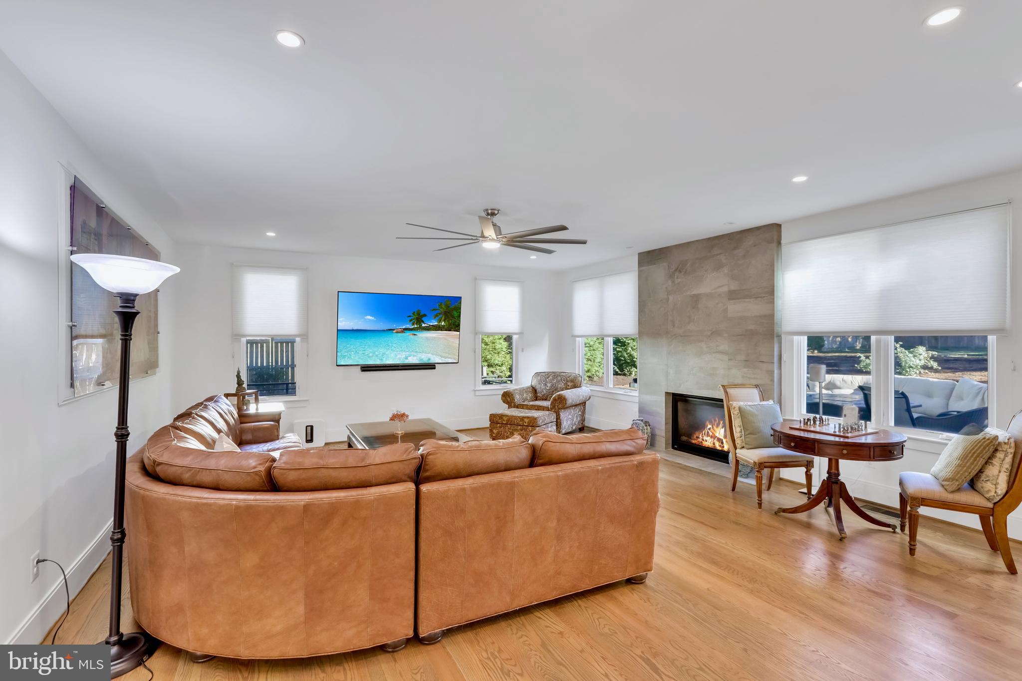 VIENNA WOODS - Residential