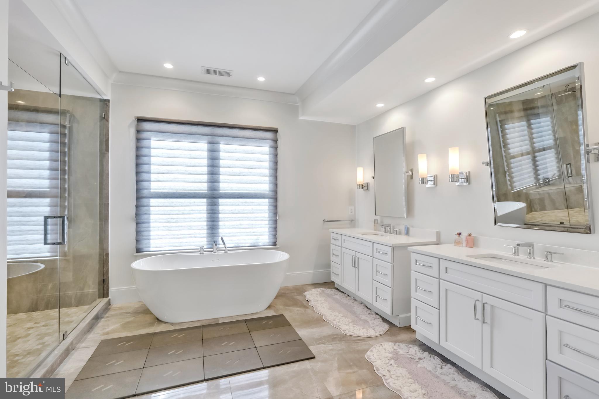 VIENNA WOODS - Residential