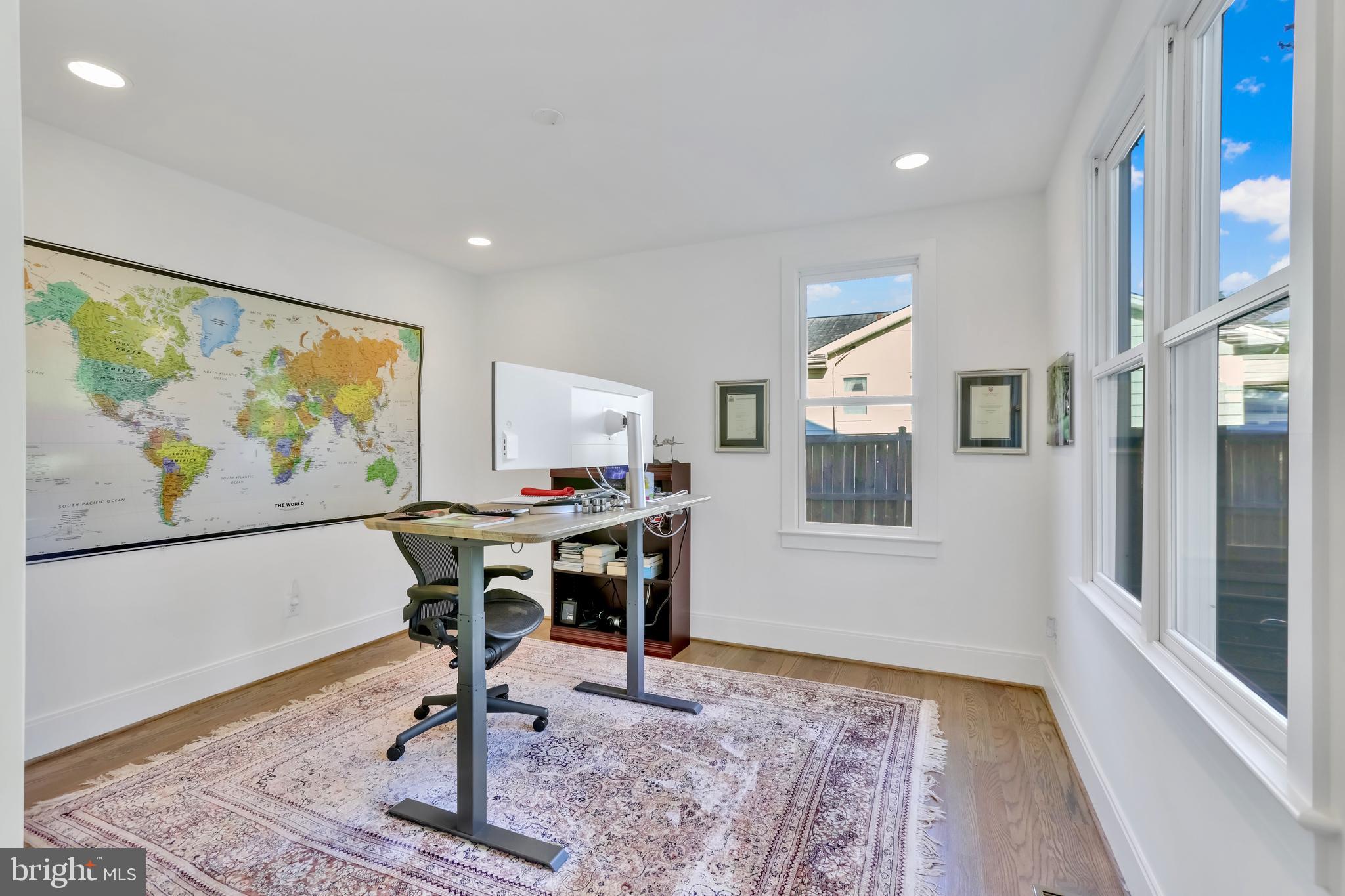 VIENNA WOODS - Residential