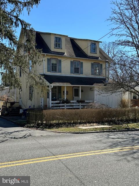 Homes For Sale - 317 S Devon Avenue<br/> Delaware County, WAYNE, PA 19087