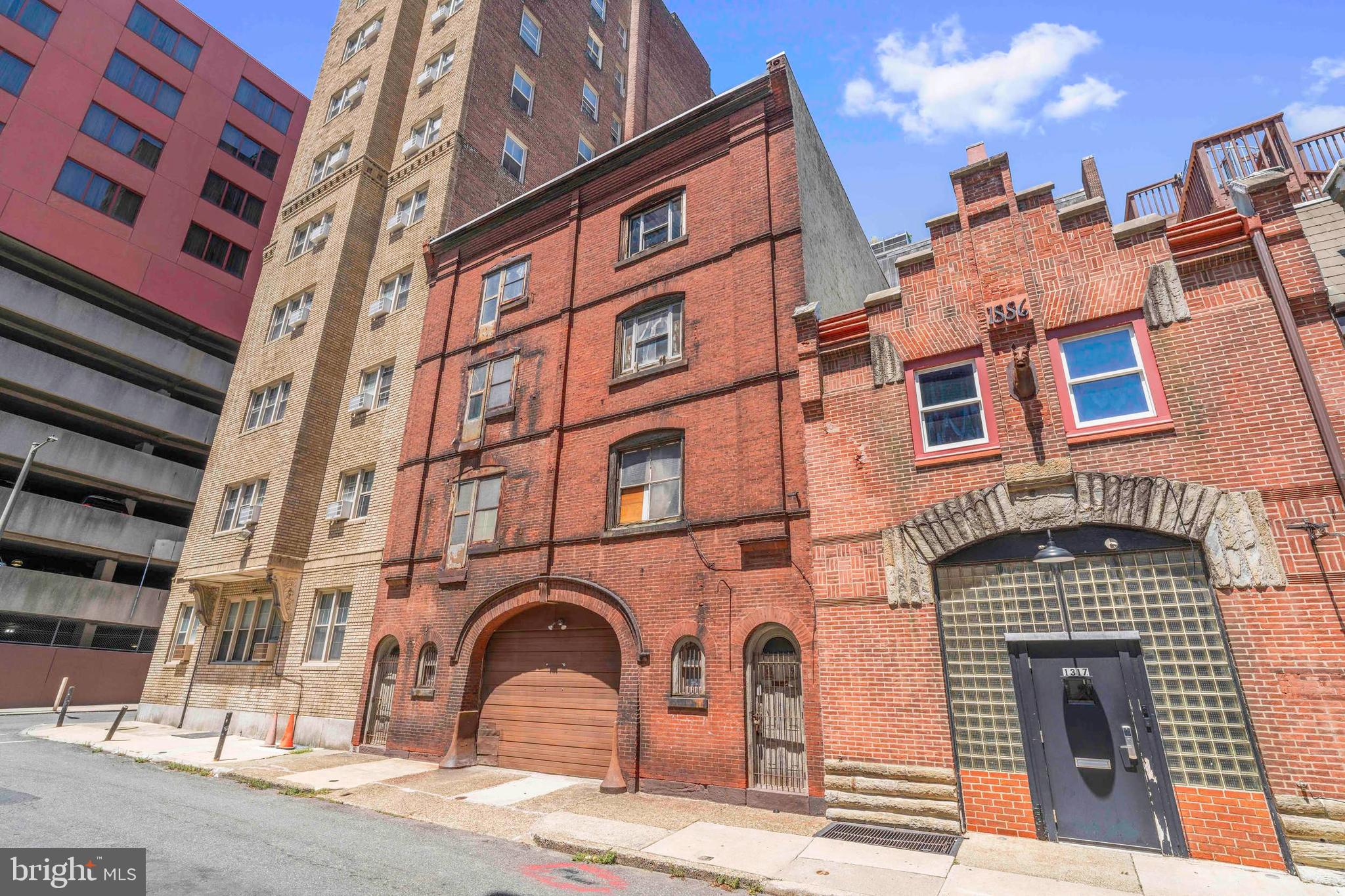 CENTER CITY - Commercial Sale