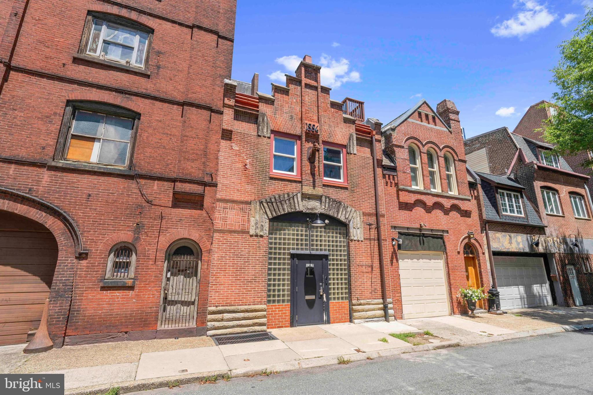 CENTER CITY - Commercial Sale