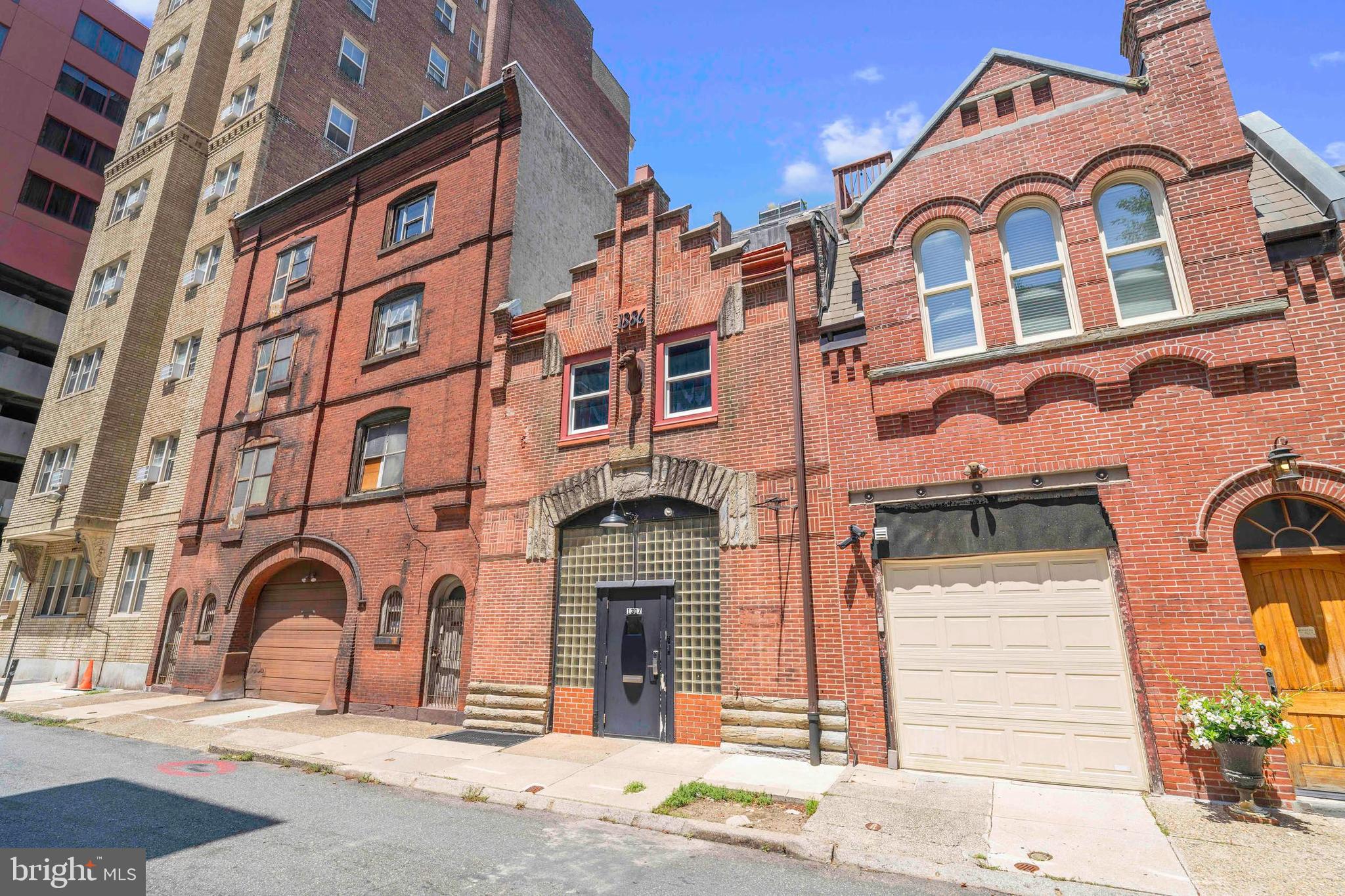 CENTER CITY - Commercial Sale