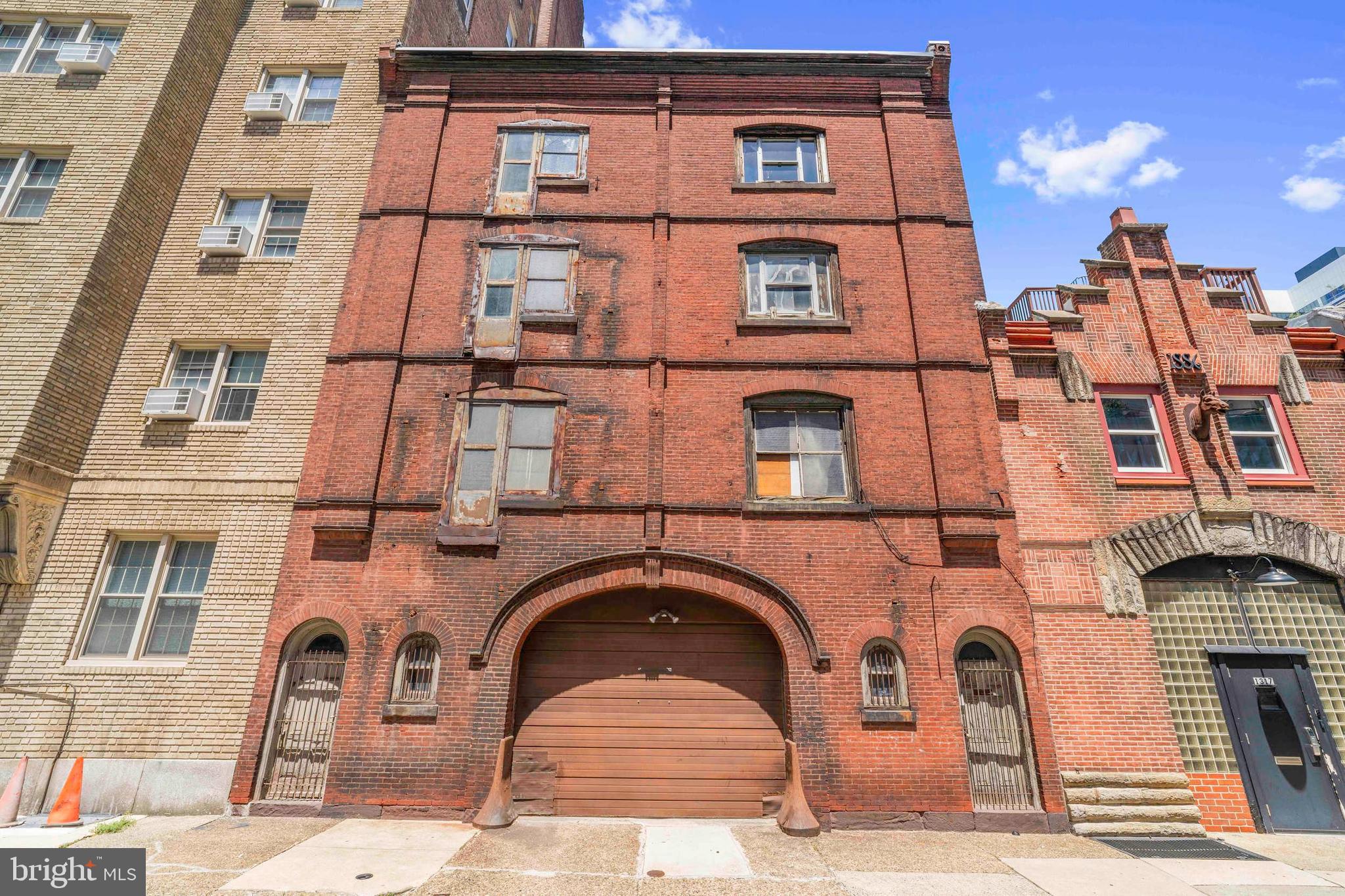 CENTER CITY - Commercial Sale