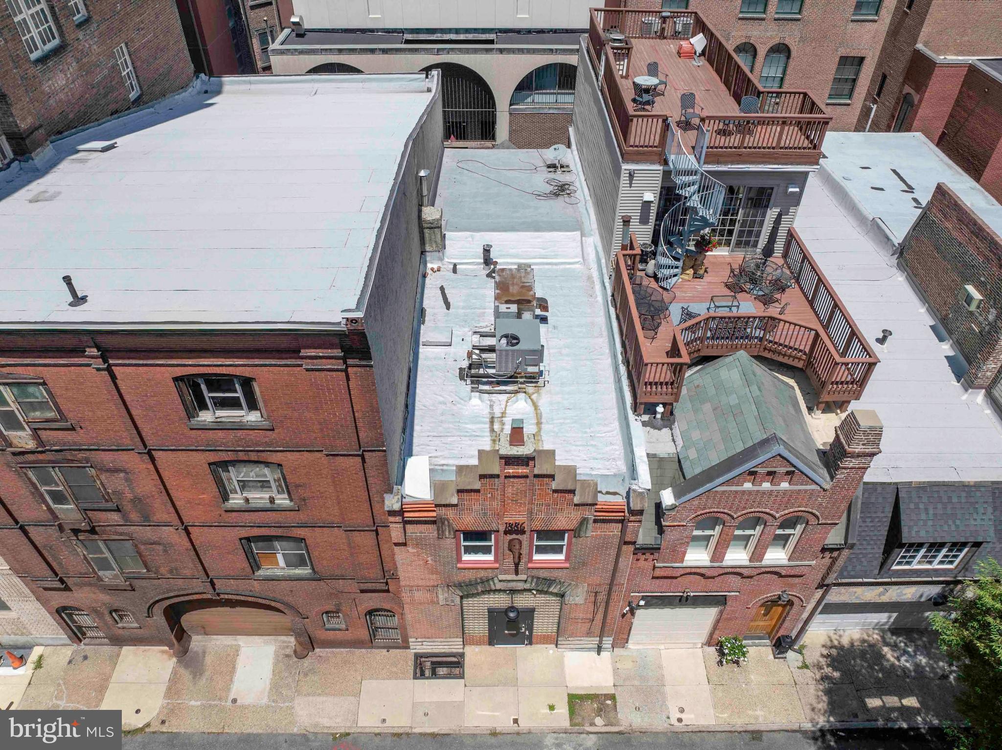 CENTER CITY - Commercial Sale