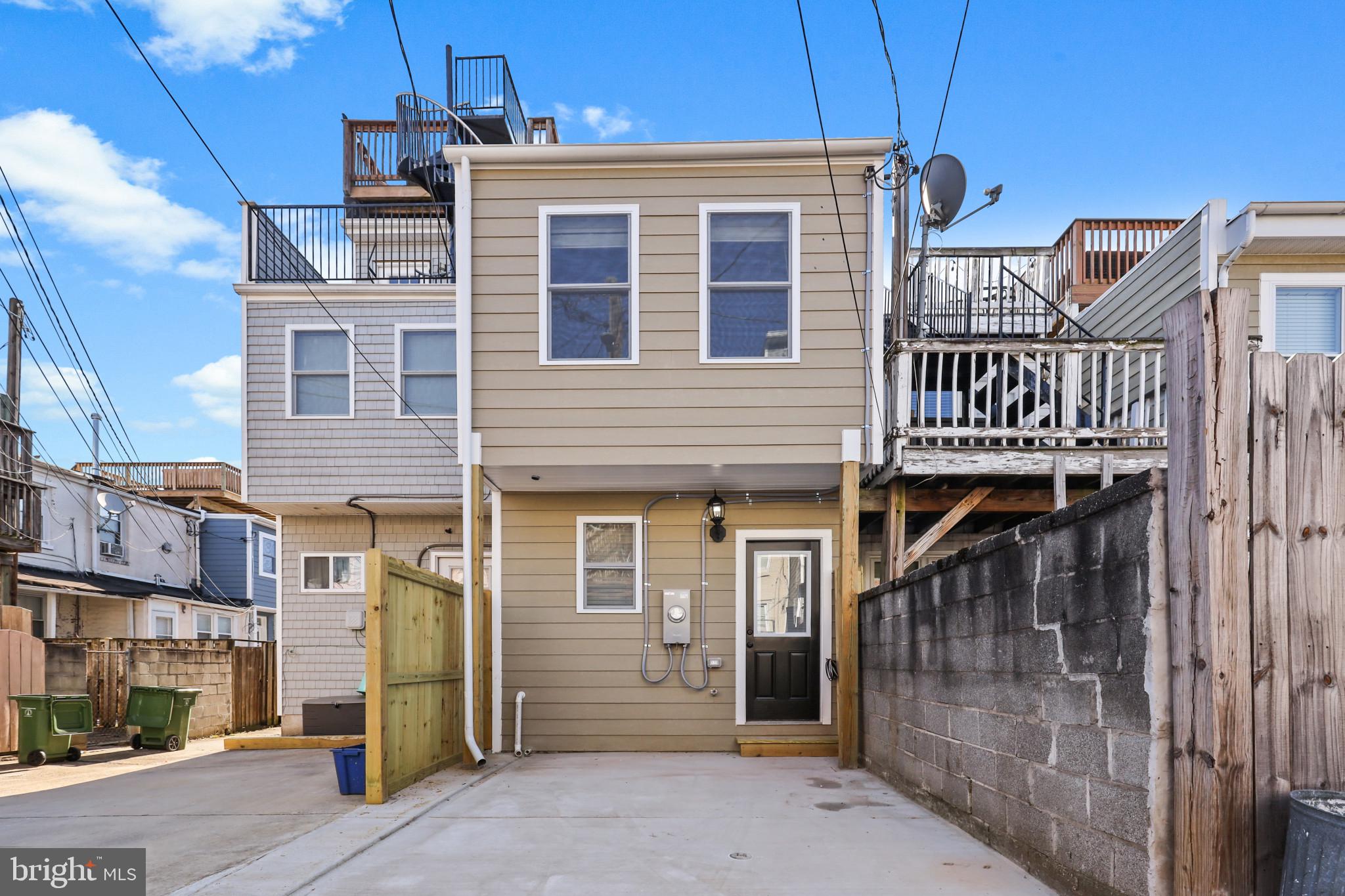 LOCUST POINT - Residential