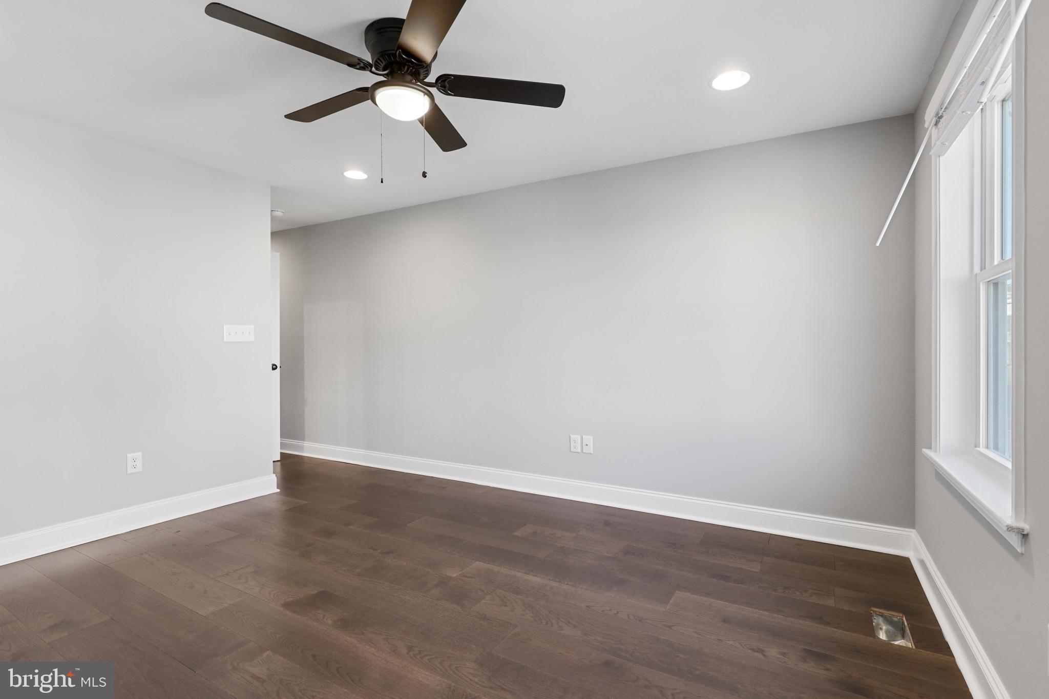 LOCUST POINT - Residential