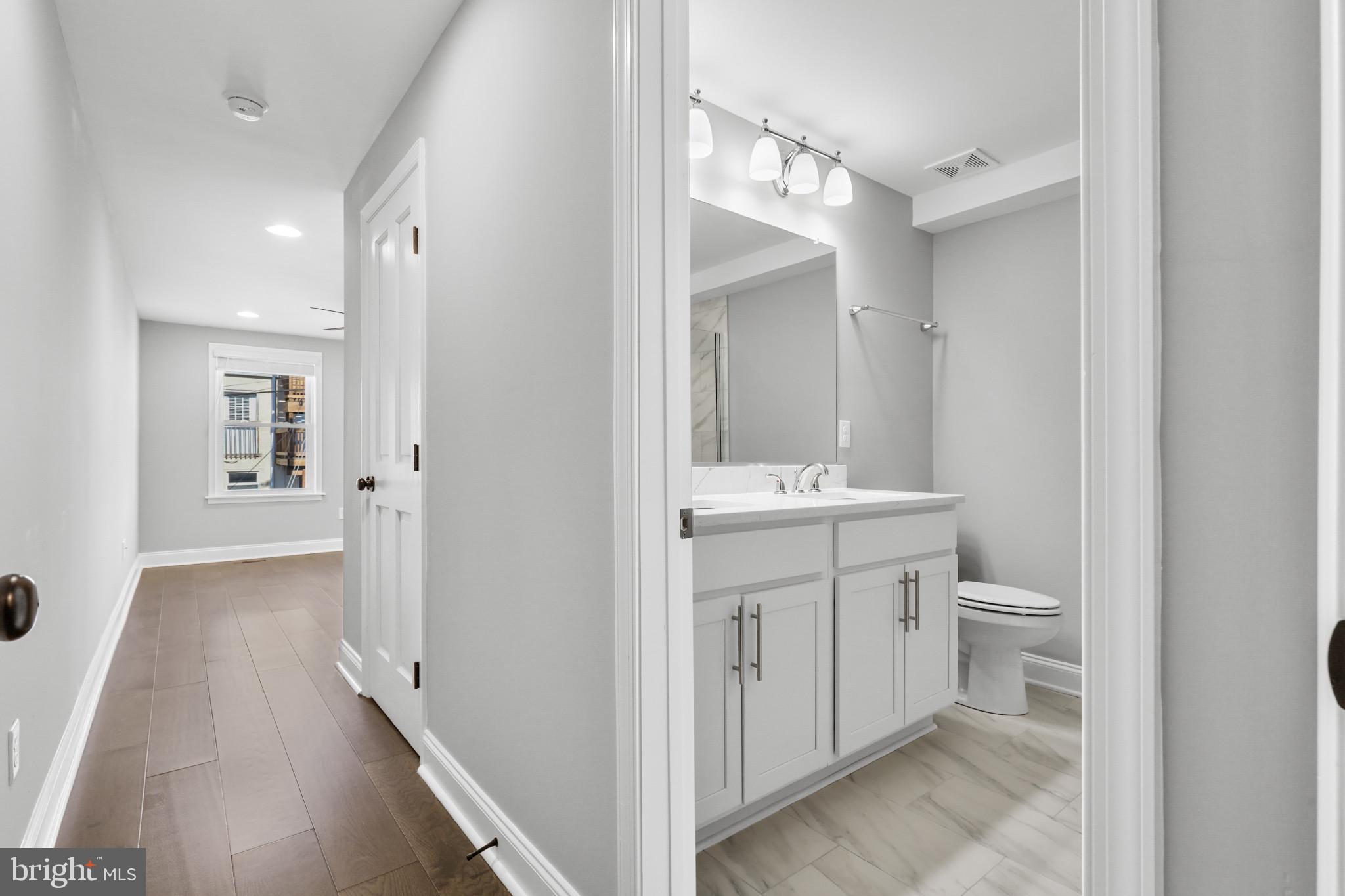 LOCUST POINT - Residential