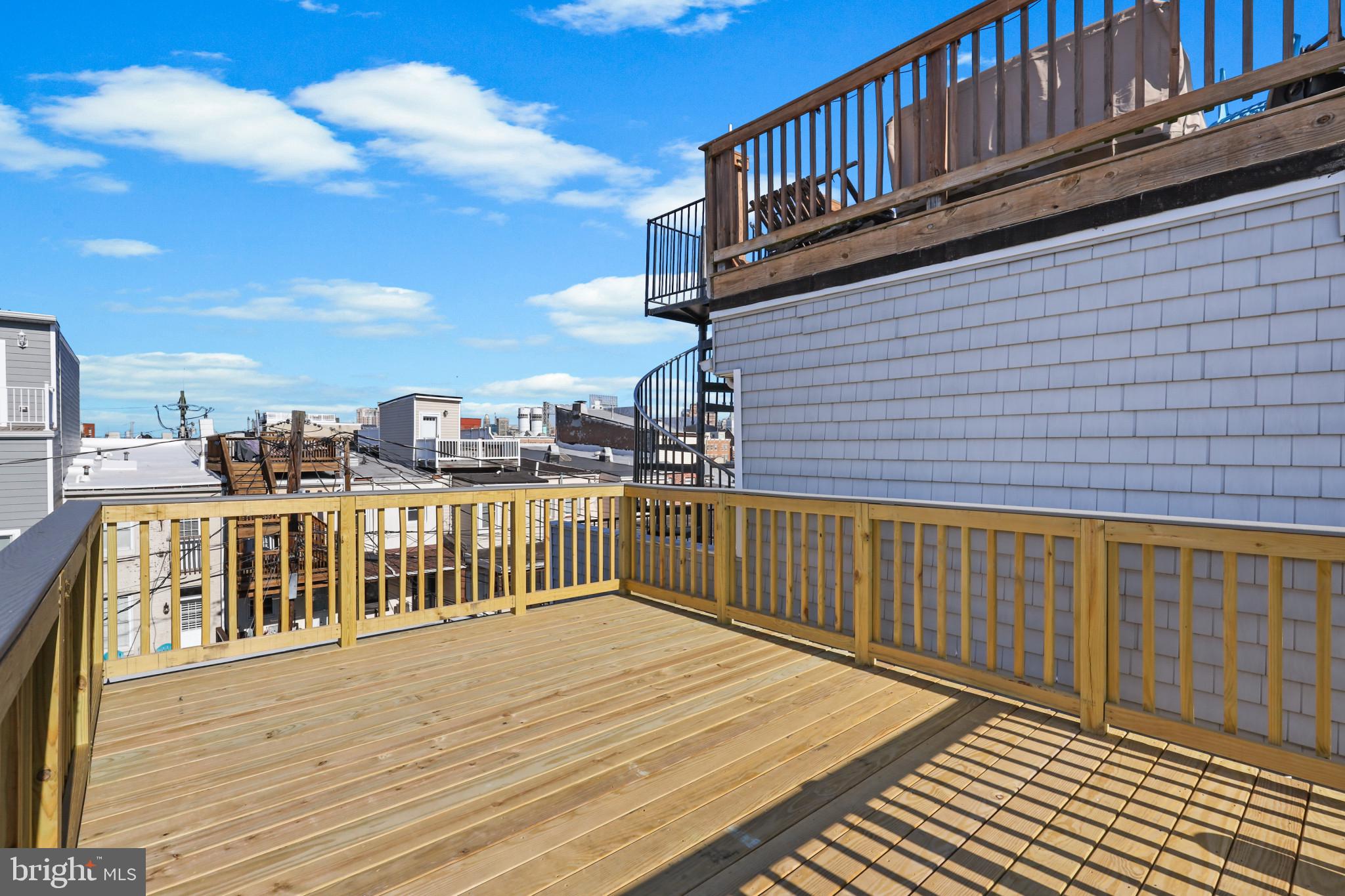 LOCUST POINT - Residential