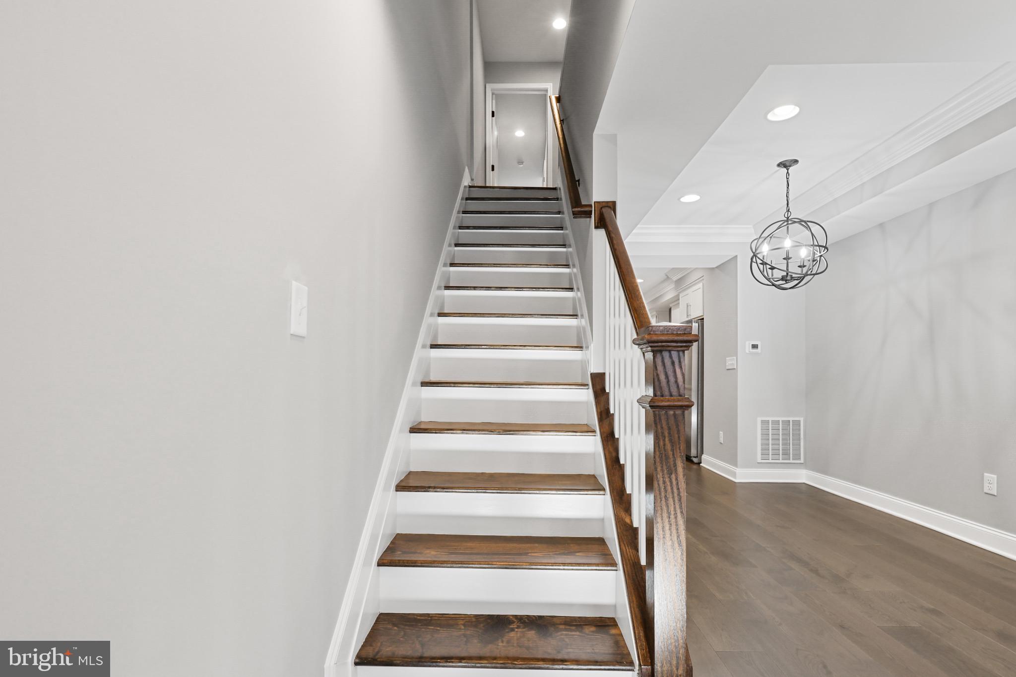 LOCUST POINT - Residential