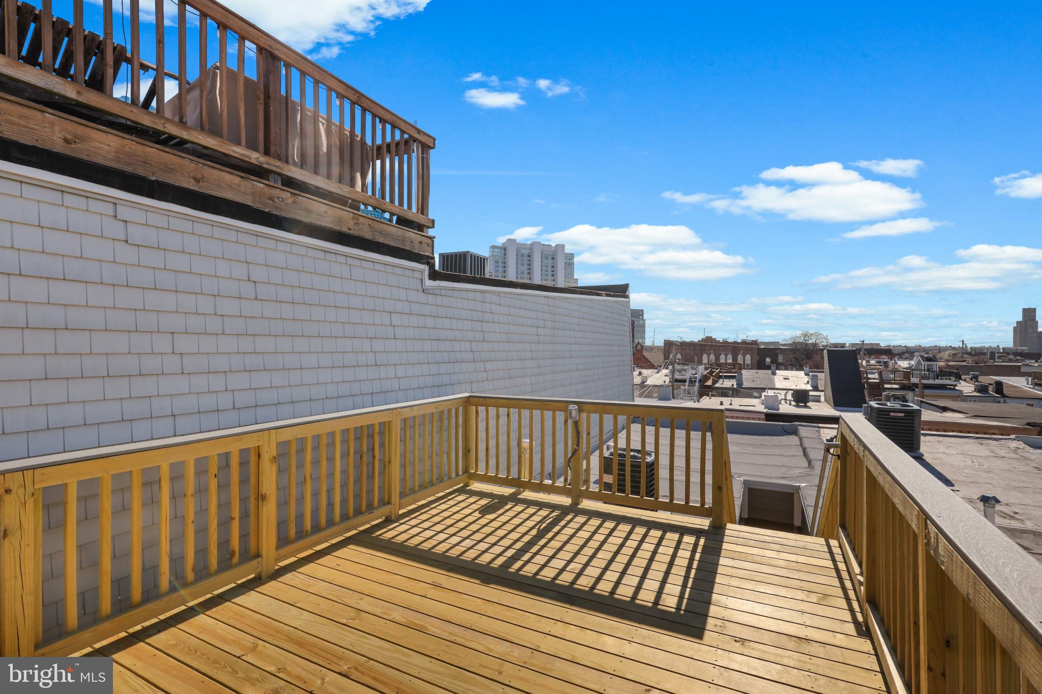 LOCUST POINT - Residential