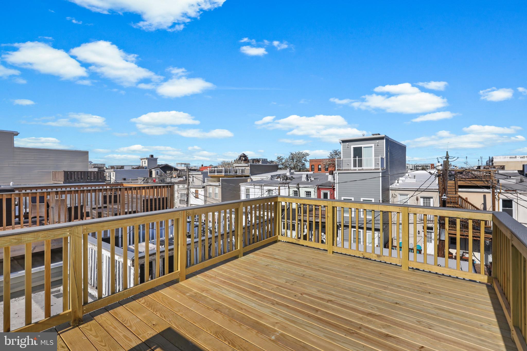 LOCUST POINT - Residential