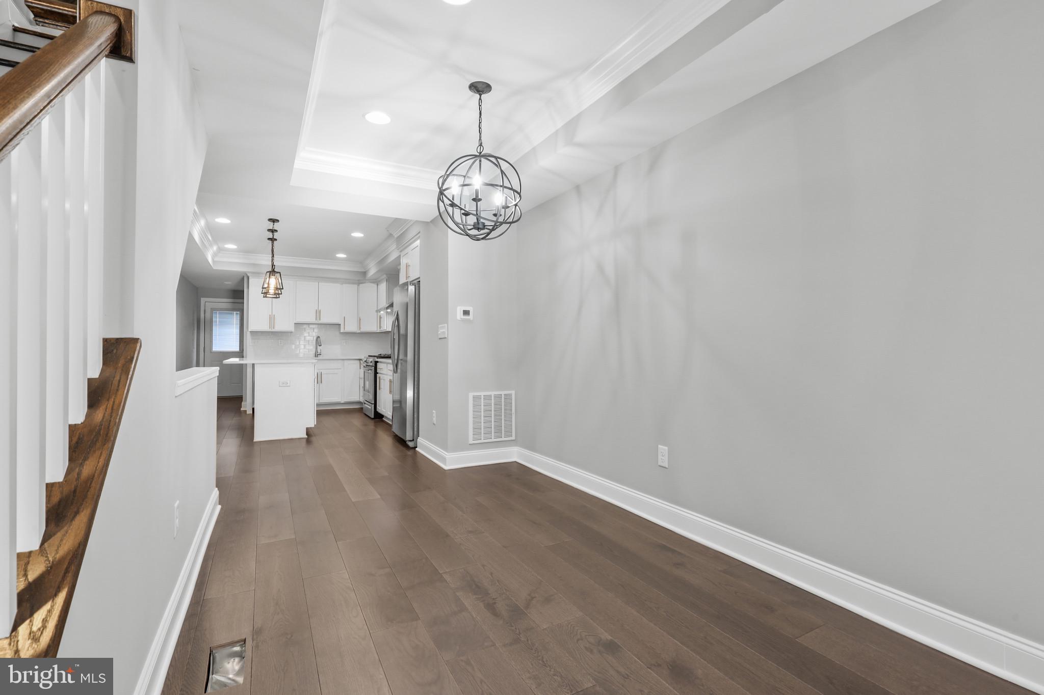 LOCUST POINT - Residential