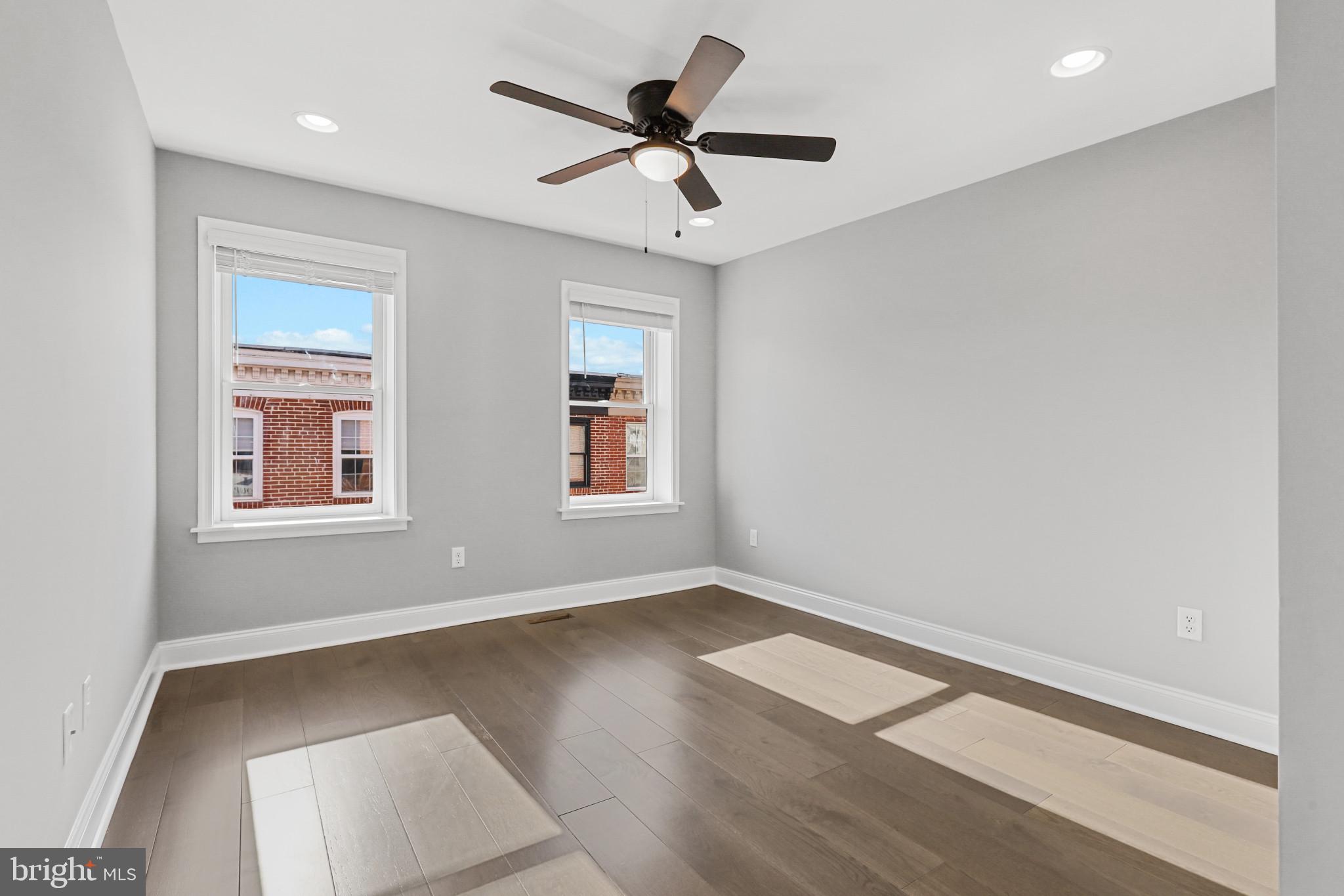 LOCUST POINT - Residential