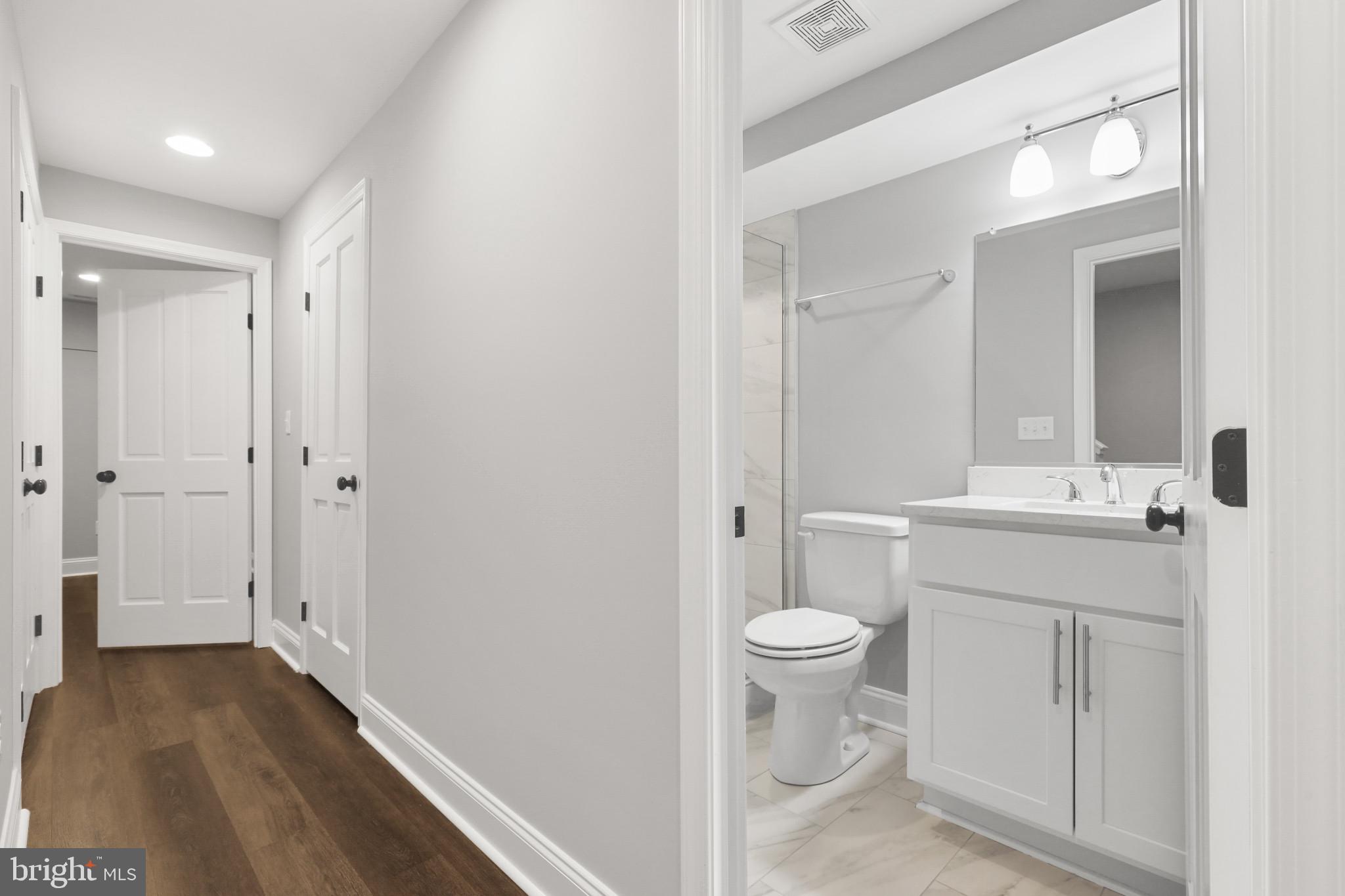 LOCUST POINT - Residential