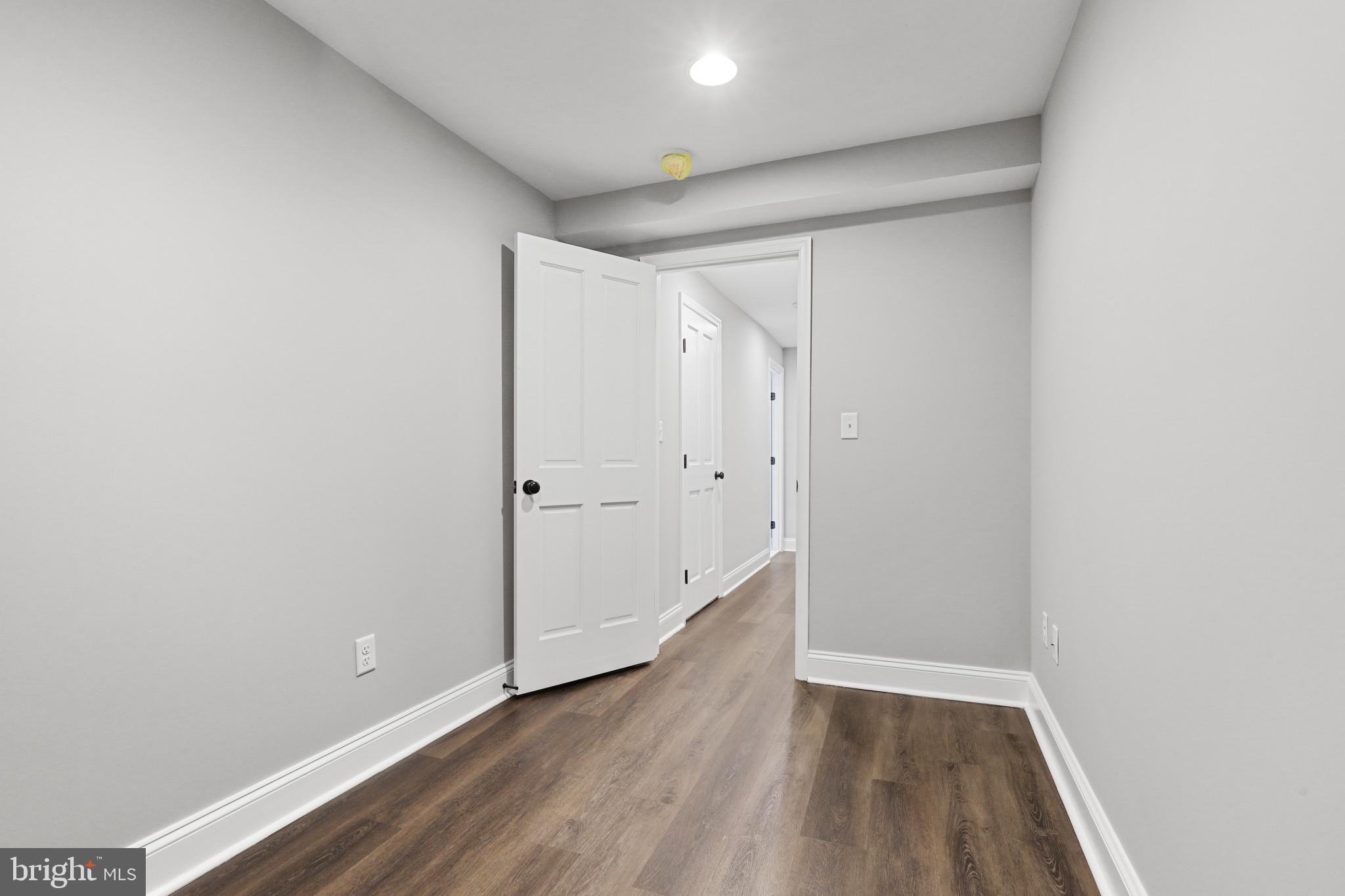 LOCUST POINT - Residential