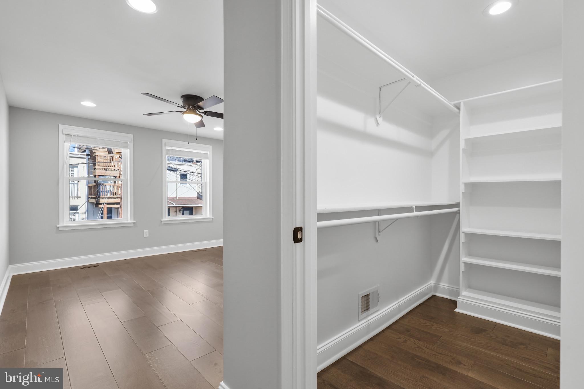 LOCUST POINT - Residential