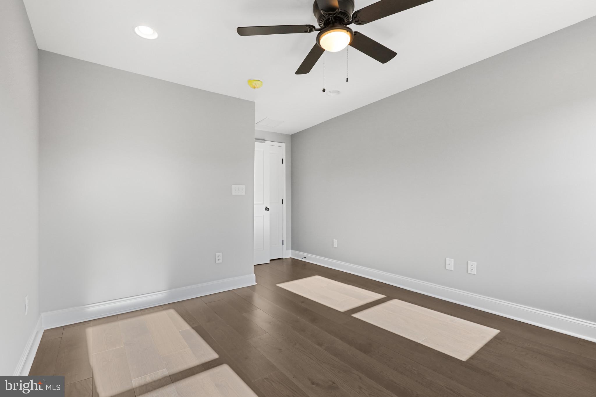 LOCUST POINT - Residential