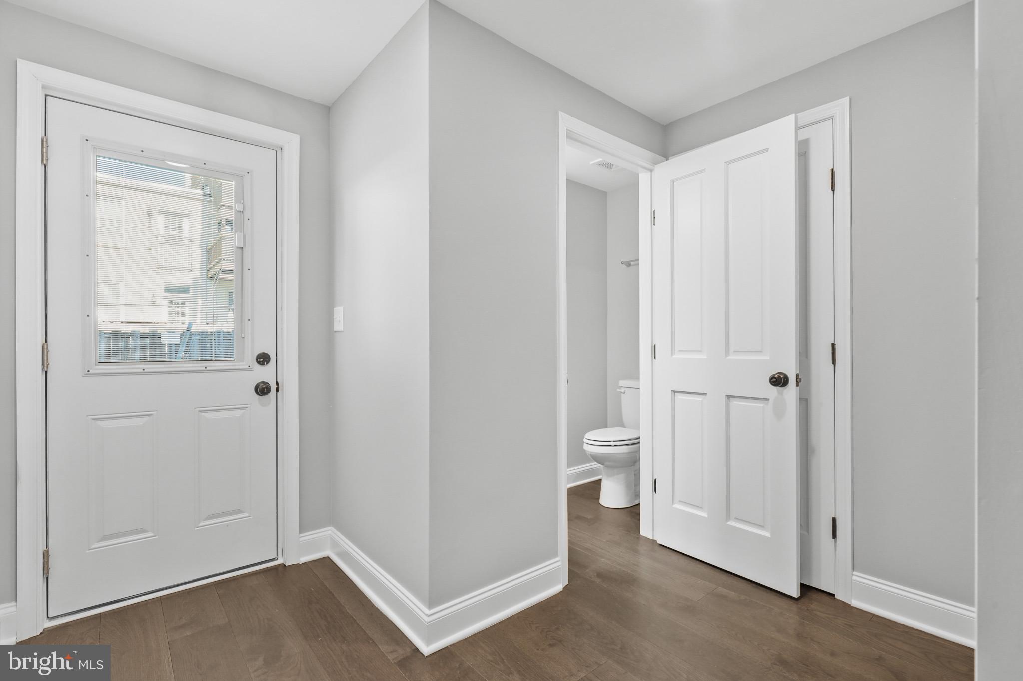 LOCUST POINT - Residential