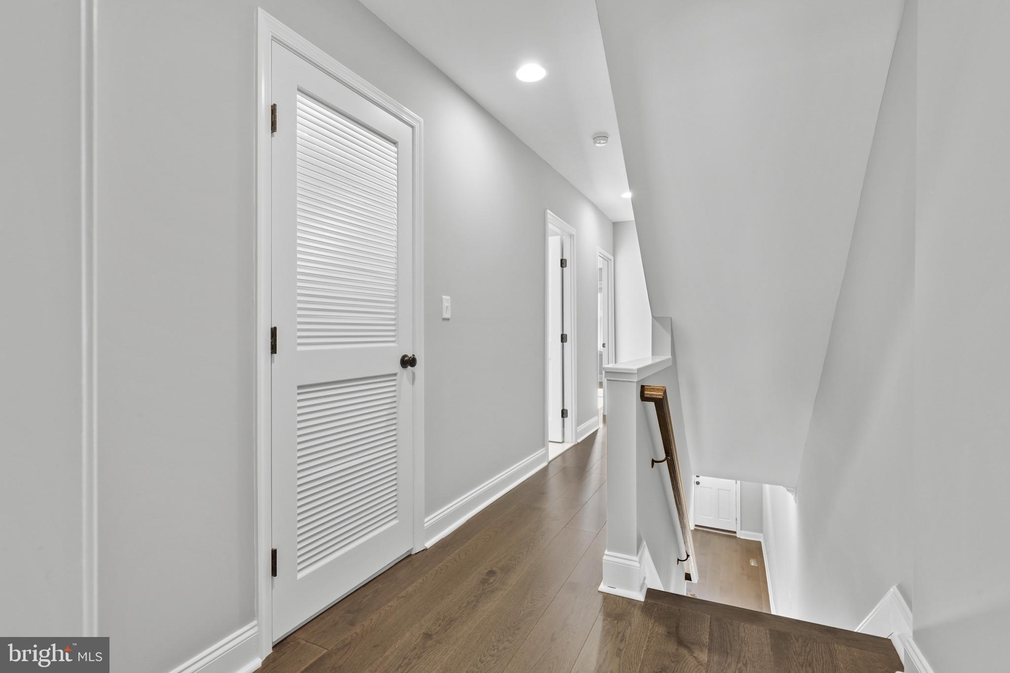 LOCUST POINT - Residential