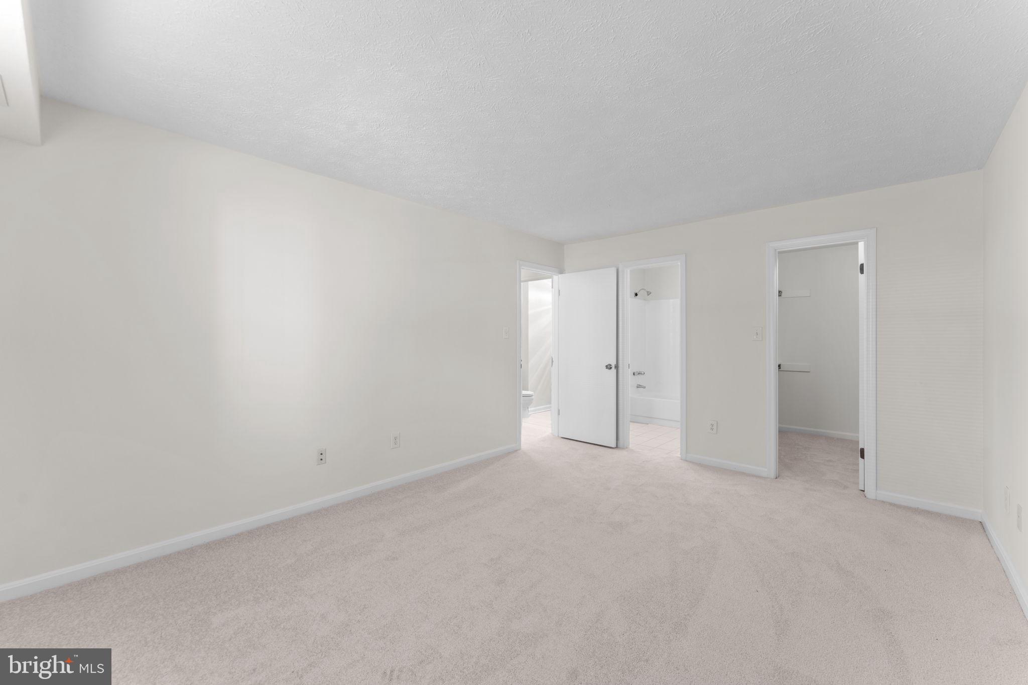 THE OAKTON - Residential