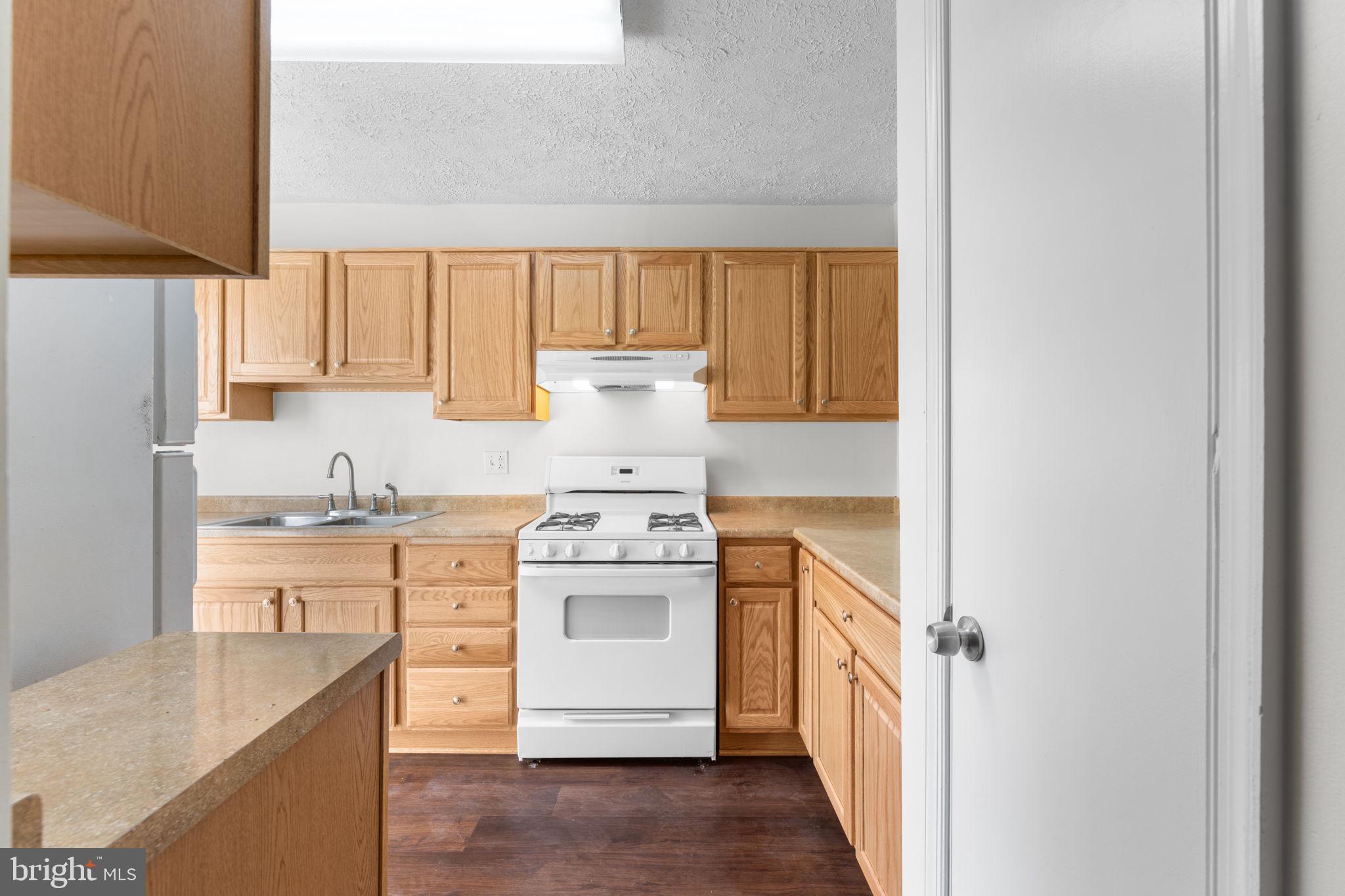 THE OAKTON - Residential