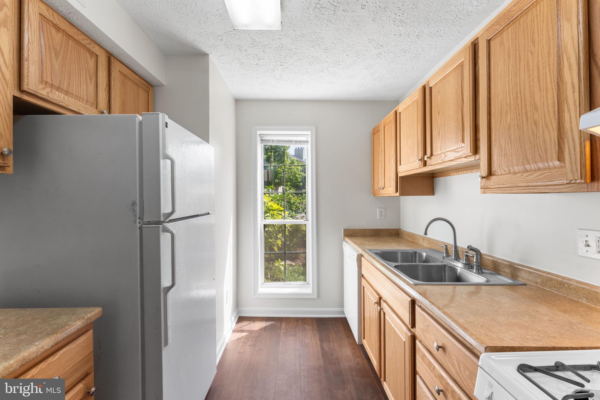 THE OAKTON - Residential