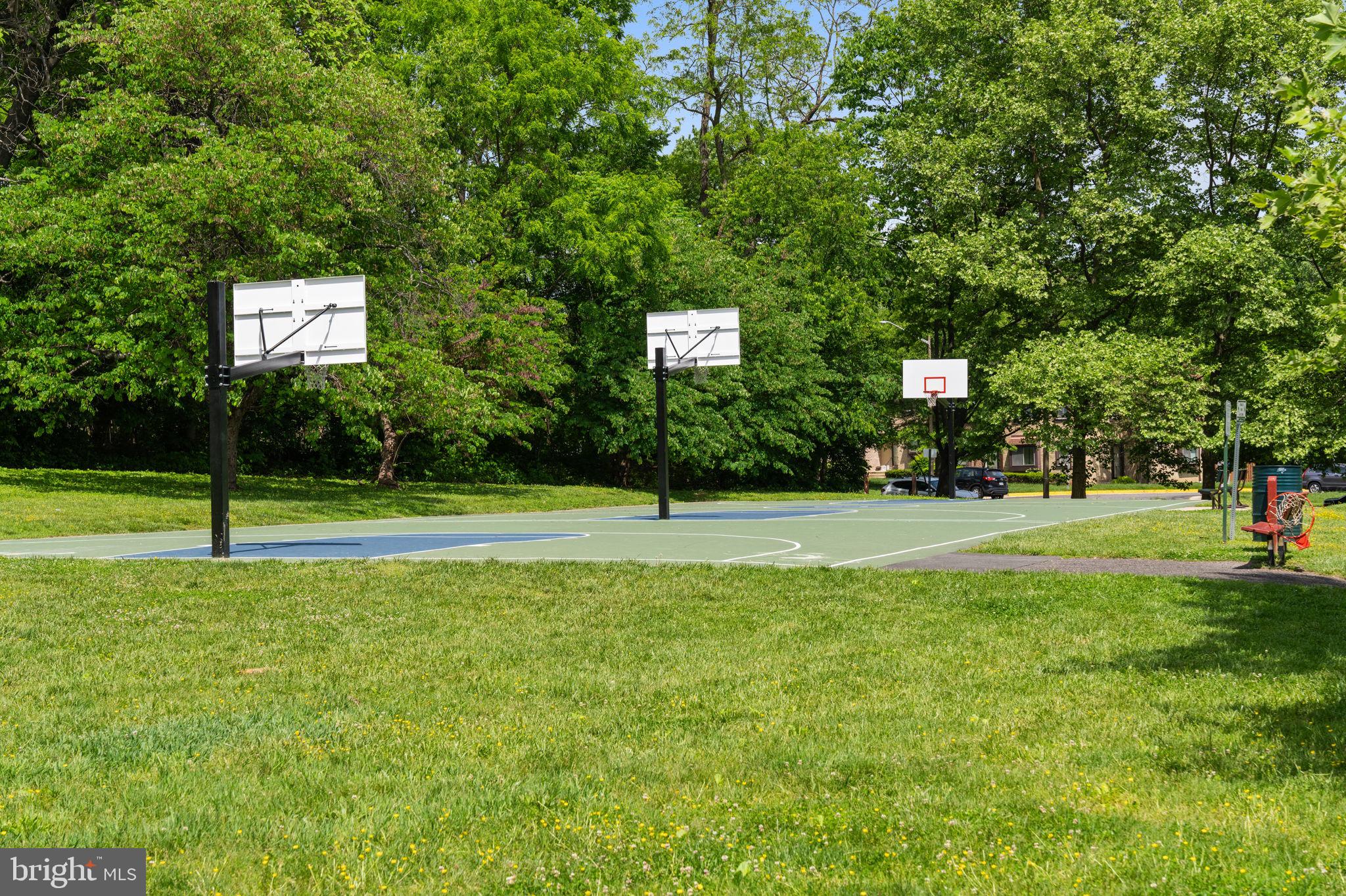 THE OAKTON - Residential