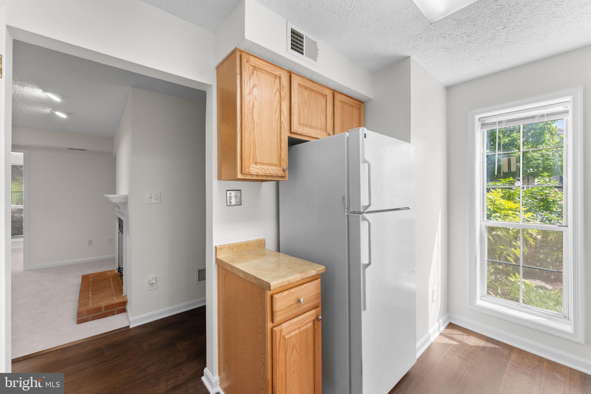 THE OAKTON - Residential