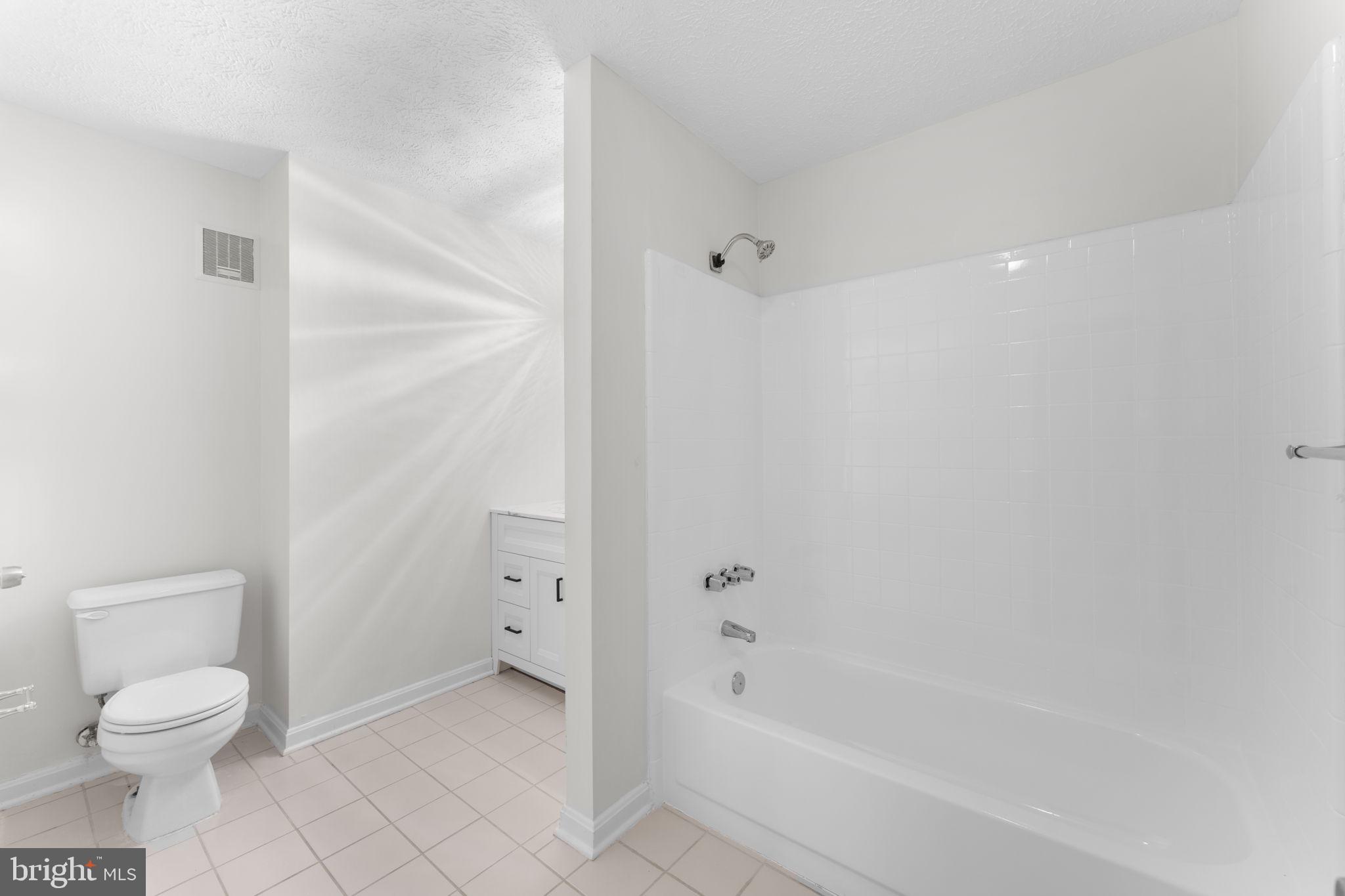 THE OAKTON - Residential