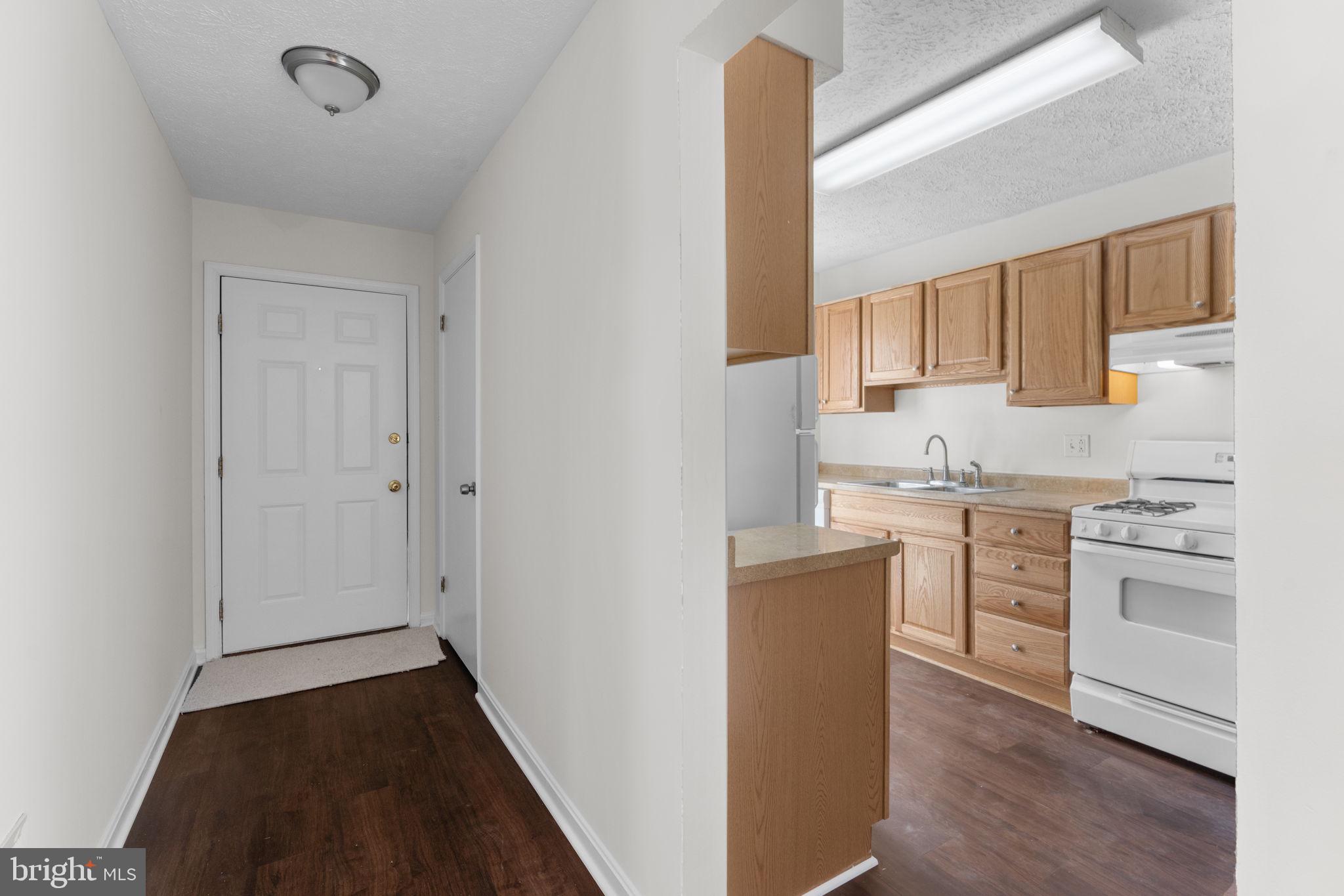 THE OAKTON - Residential