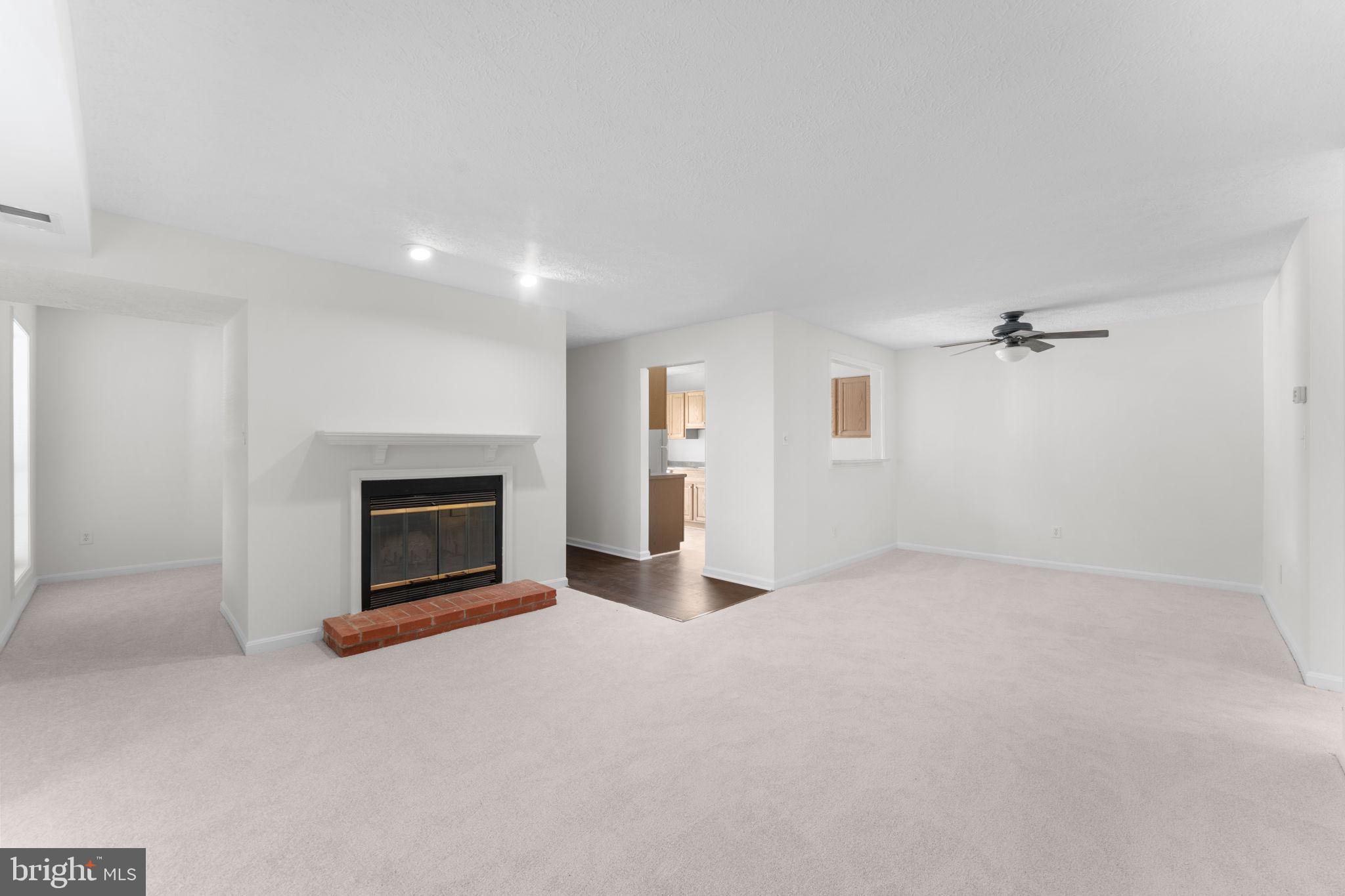 THE OAKTON - Residential