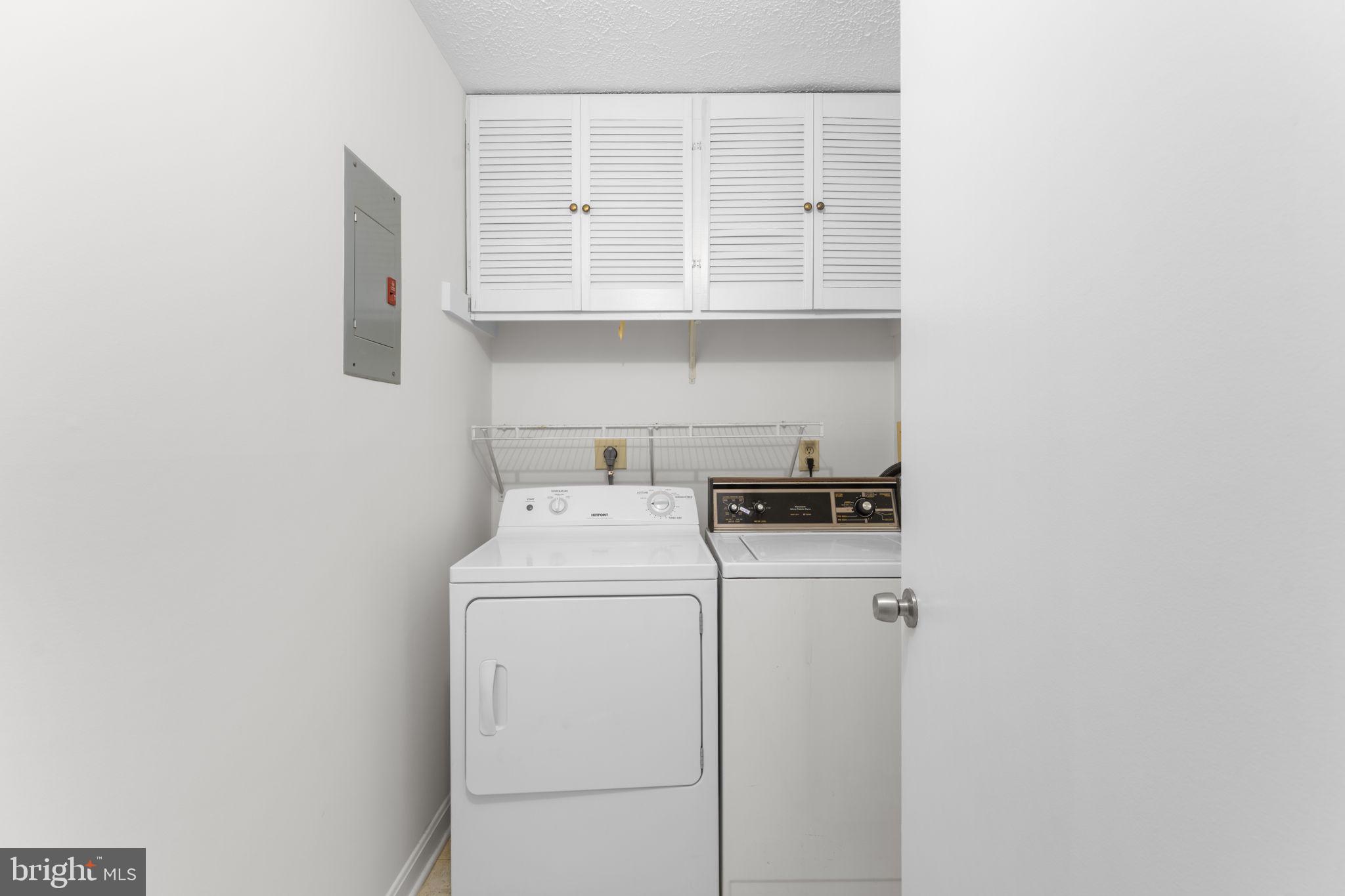 THE OAKTON - Residential