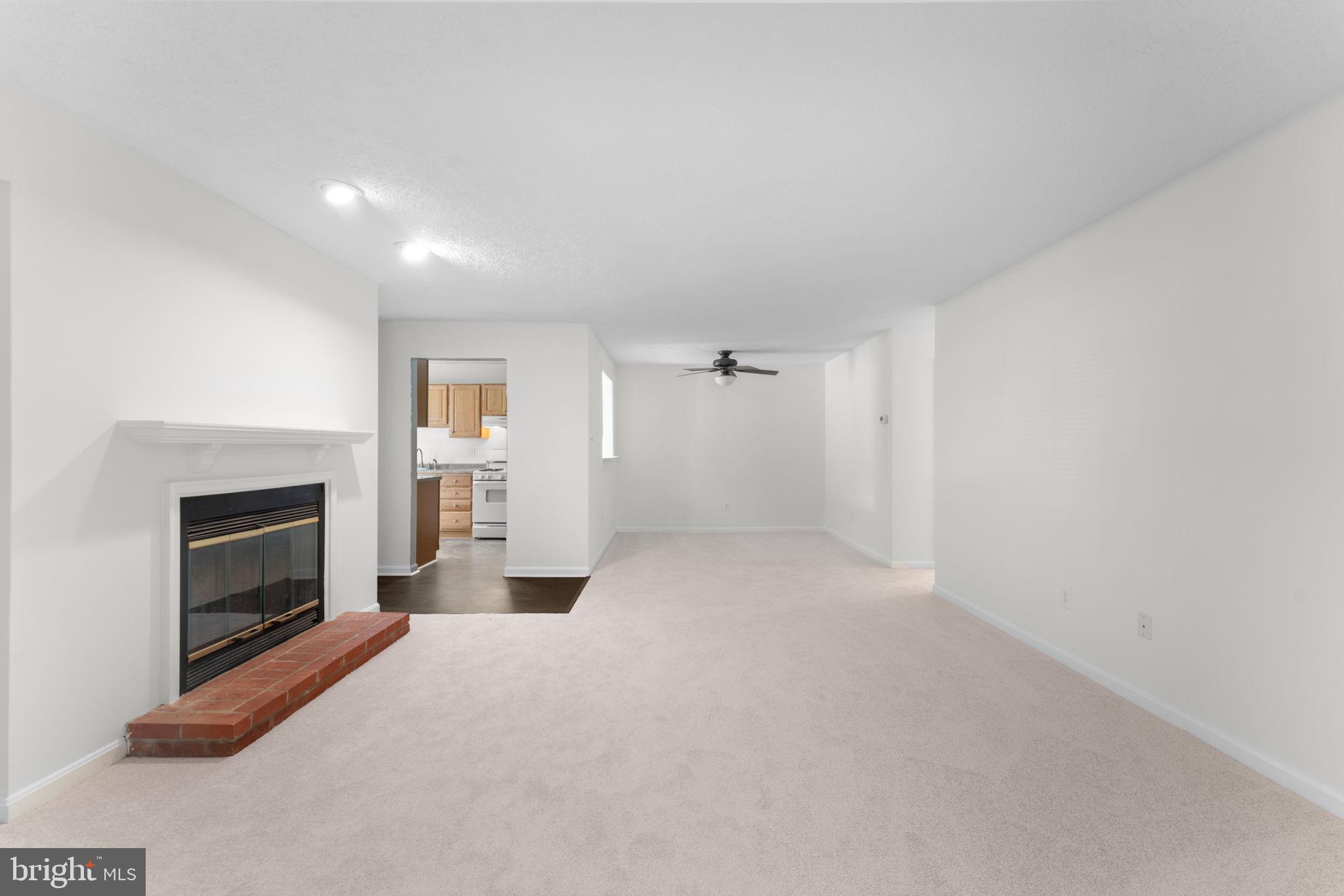 THE OAKTON - Residential