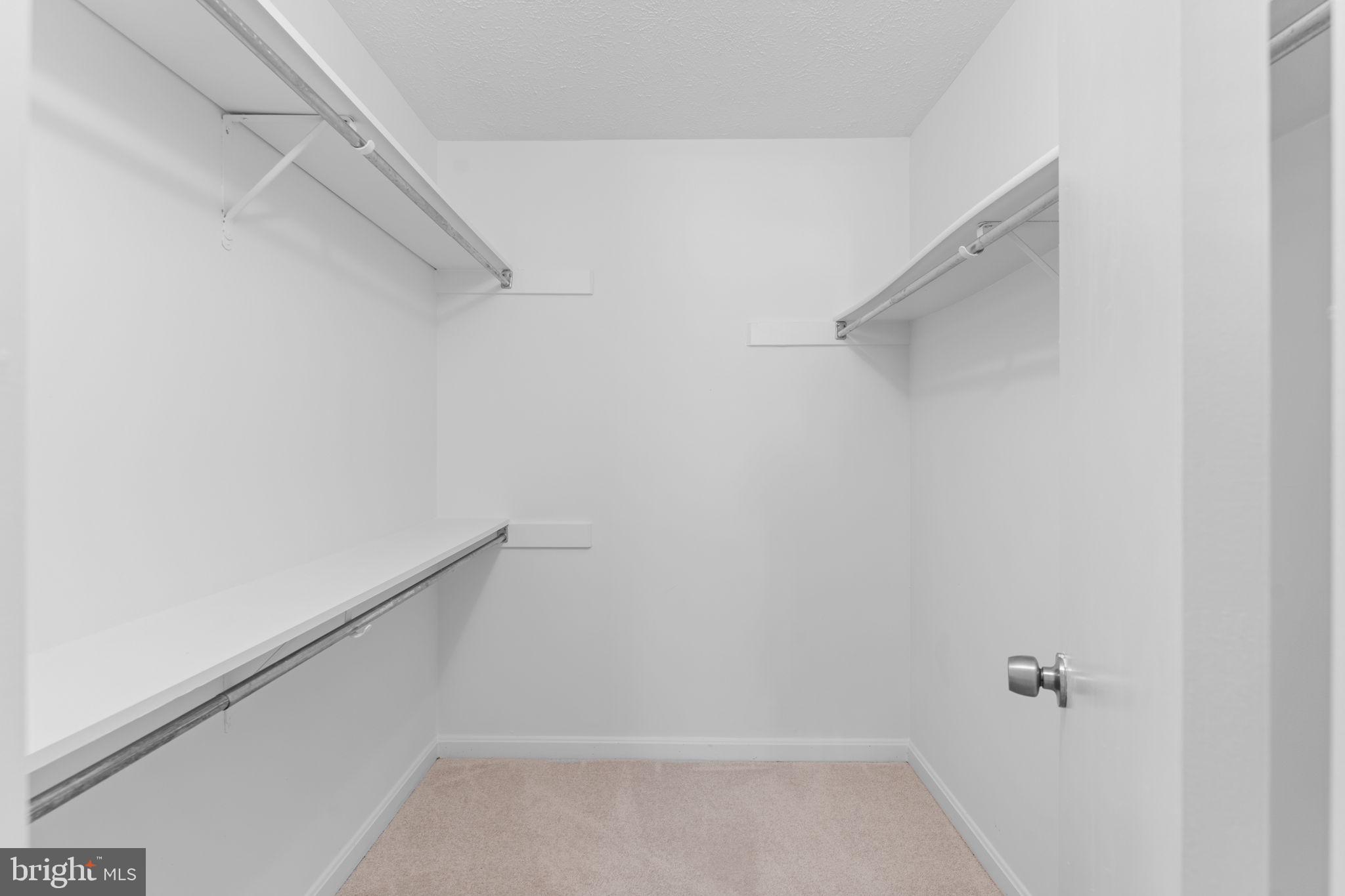 THE OAKTON - Residential