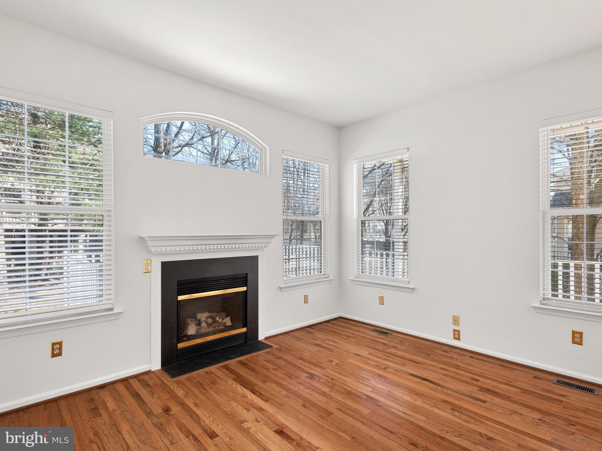 CHARLESTOWN OAKS - Residential