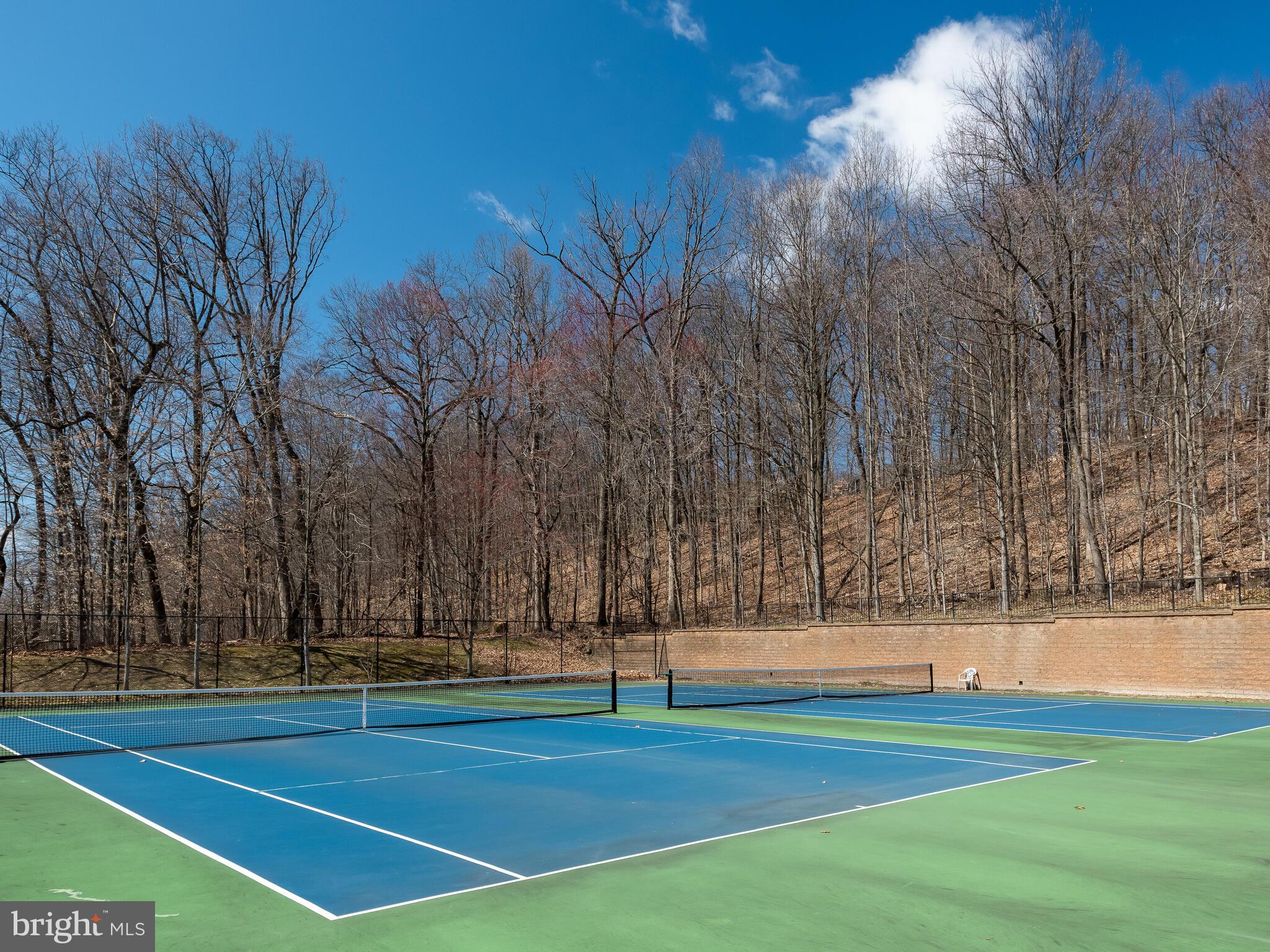 CHARLESTOWN OAKS - Residential