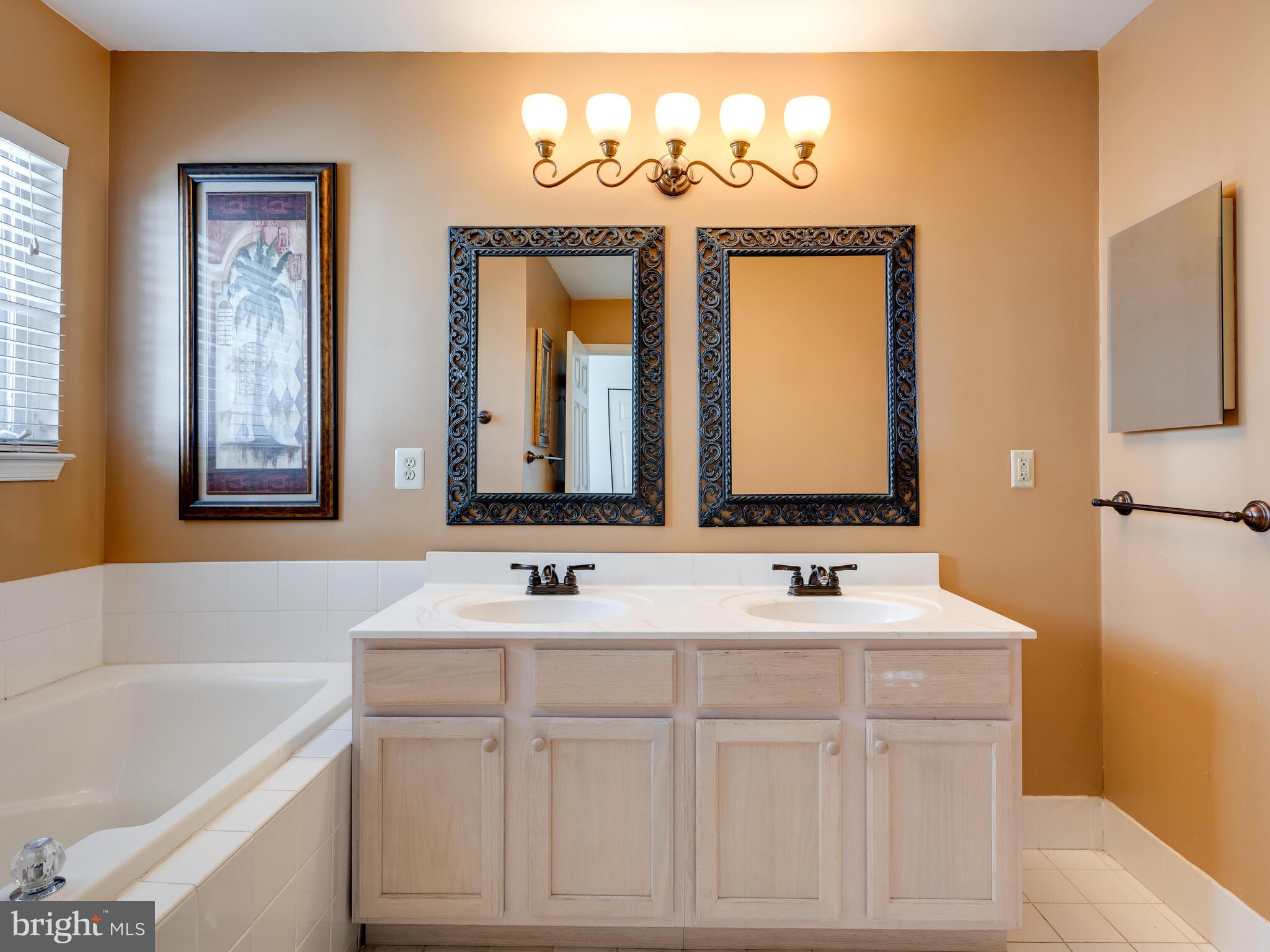 CHARLESTOWN OAKS - Residential