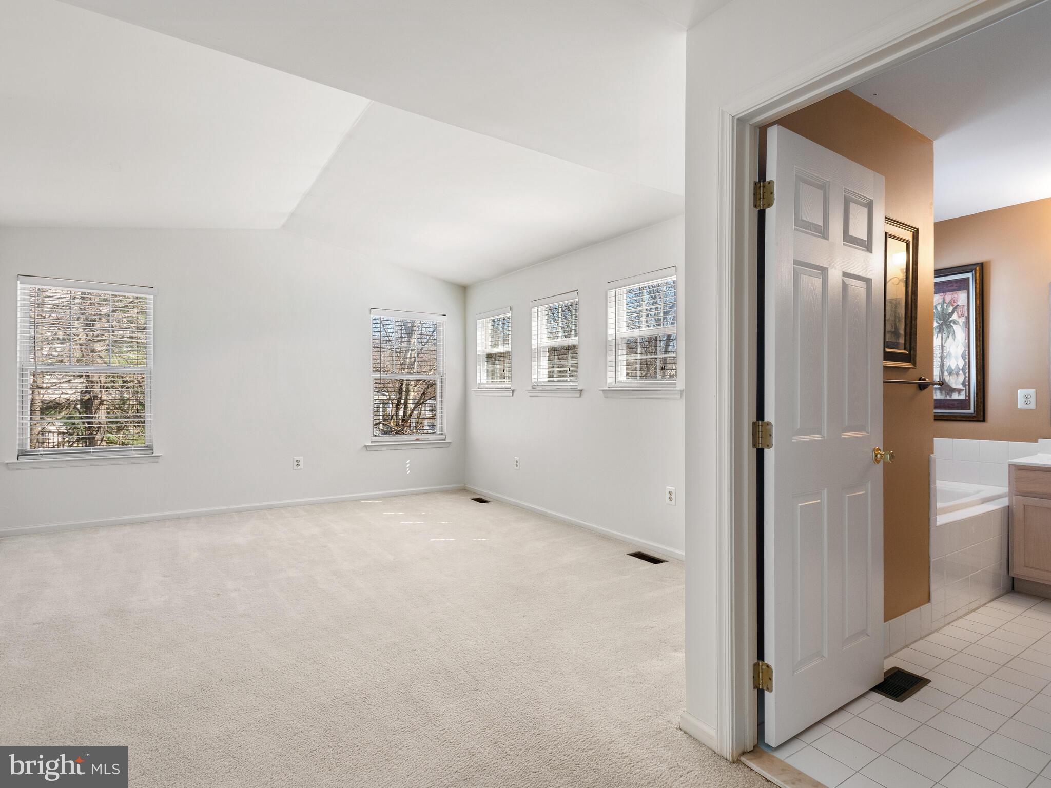 CHARLESTOWN OAKS - Residential