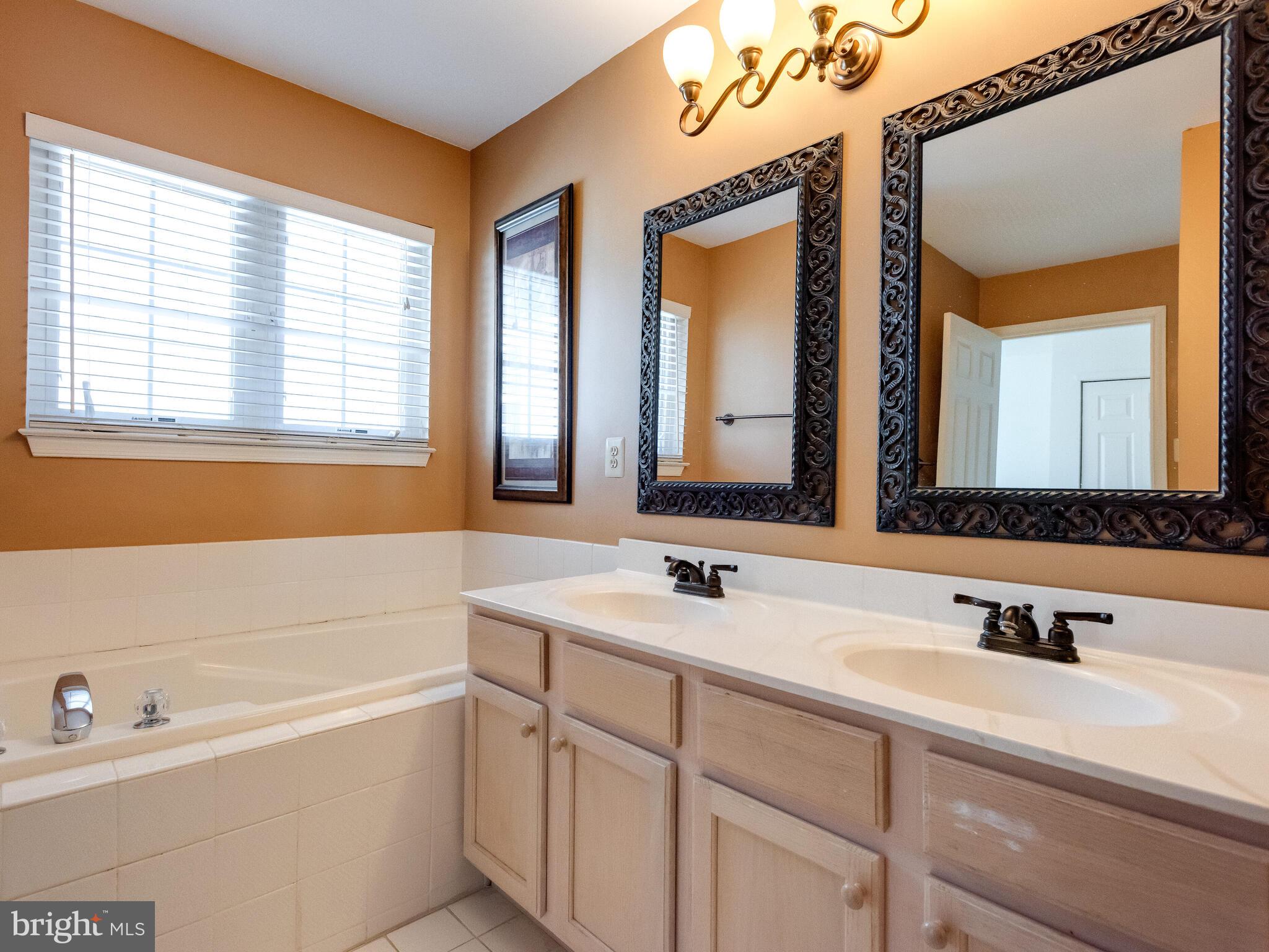 CHARLESTOWN OAKS - Residential