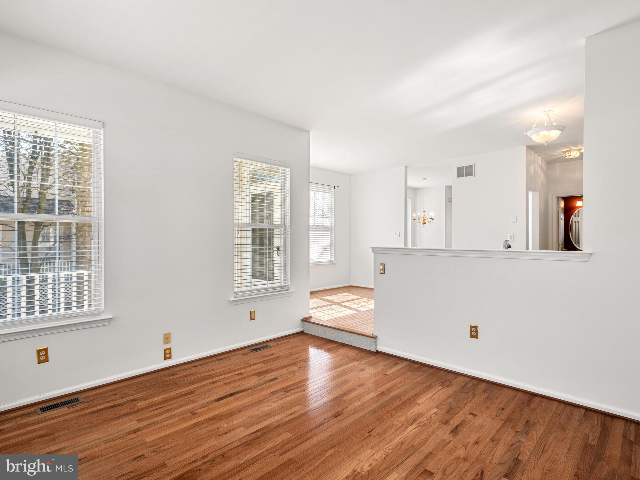 CHARLESTOWN OAKS - Residential