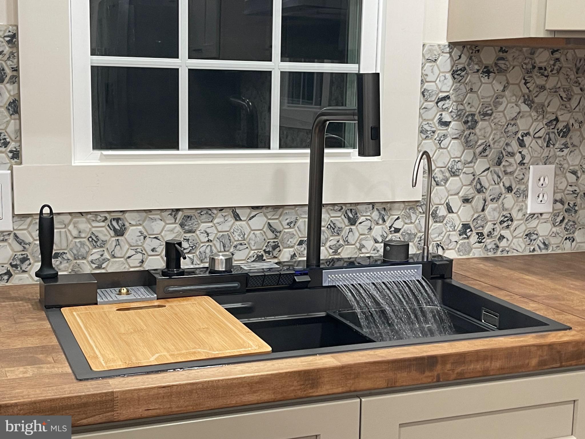 BROWN'S DAM - Residential