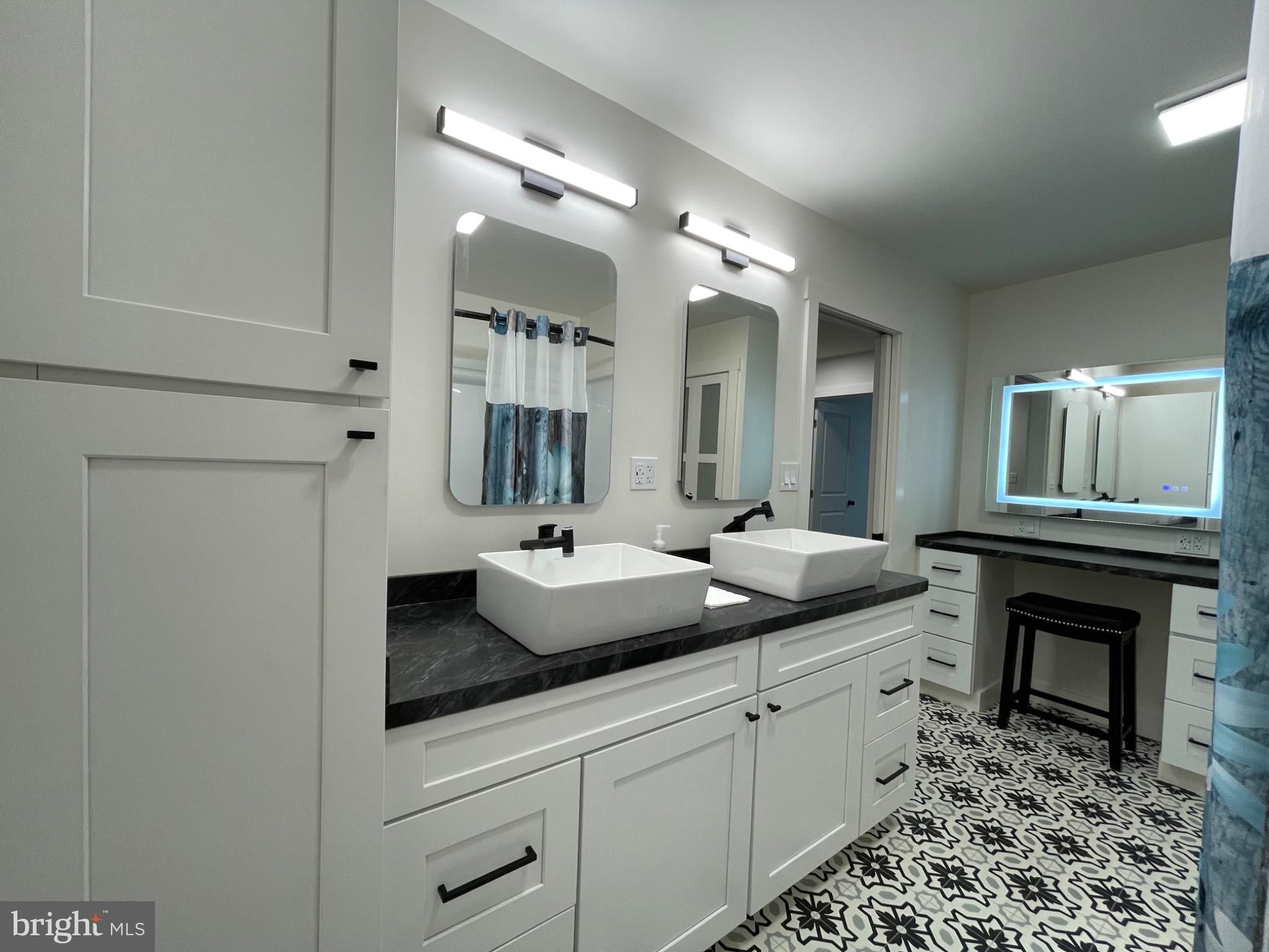 BROWN'S DAM - Residential