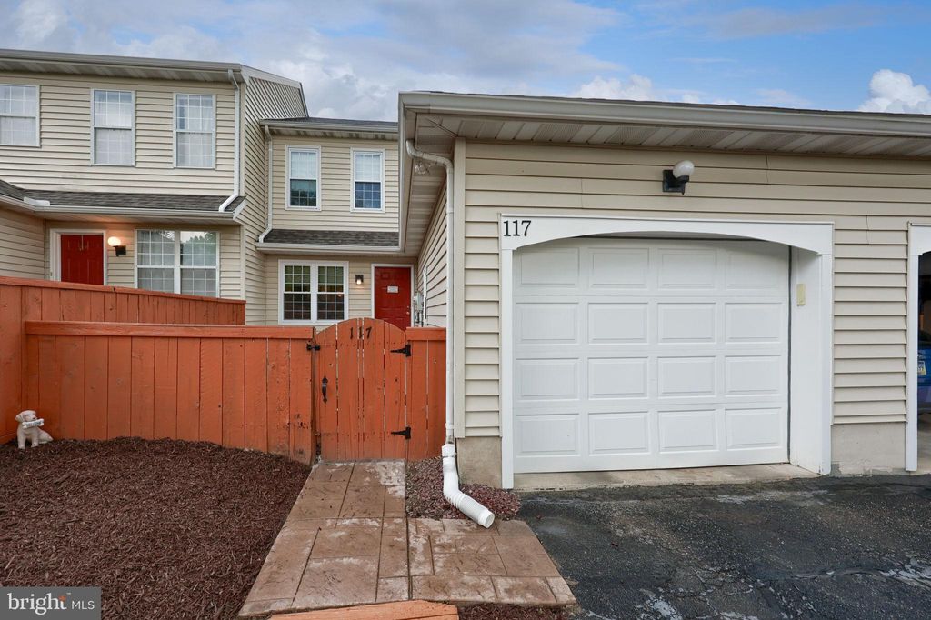 Photo of 117 Treetops Drive, LANCASTER, PA 17601 (MLS # PALA2087974)