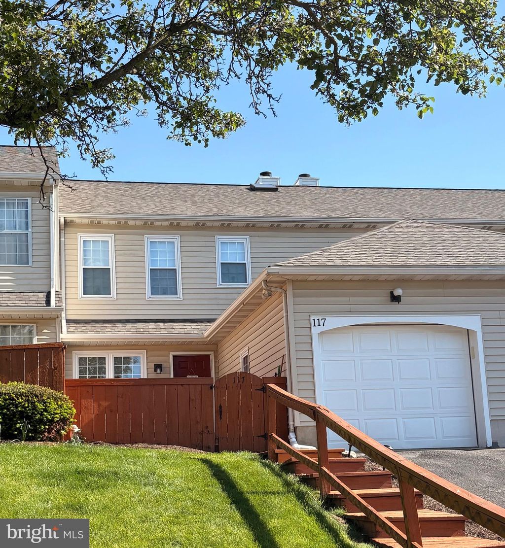Photo of 117 Treetops Drive, LANCASTER, PA 17601 (MLS # PALA2087974)