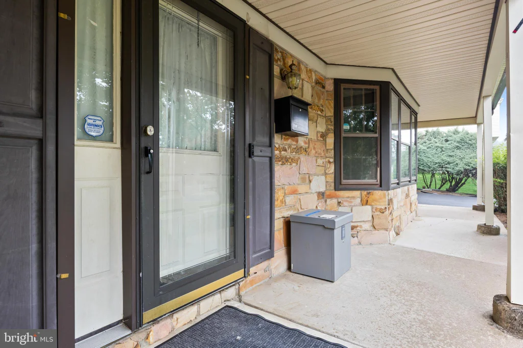 10 Traynor Lane, Willingboro, NJ 08046